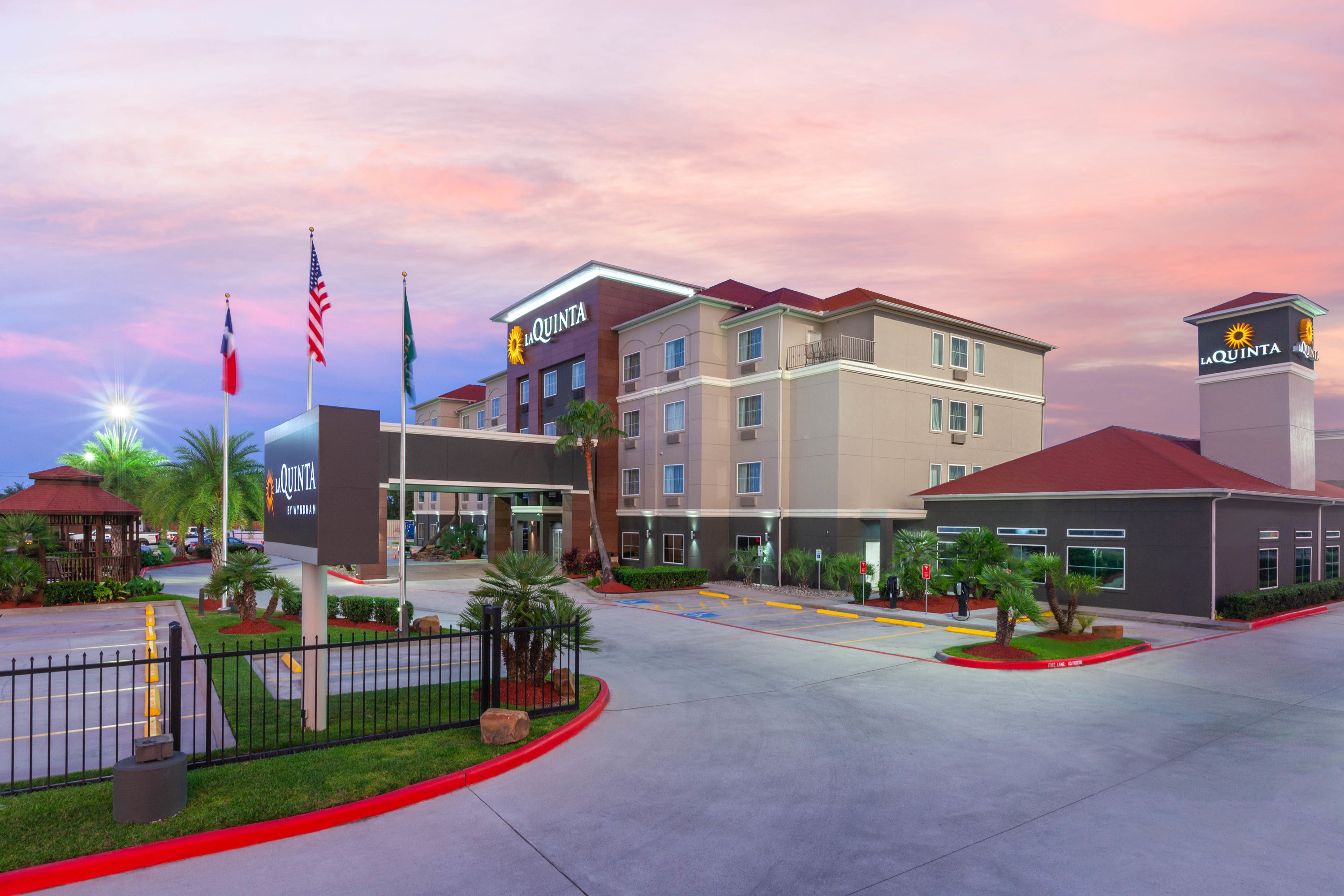 Quinta Inn Suites Wyndham Houston Channelview Houston  Hotels