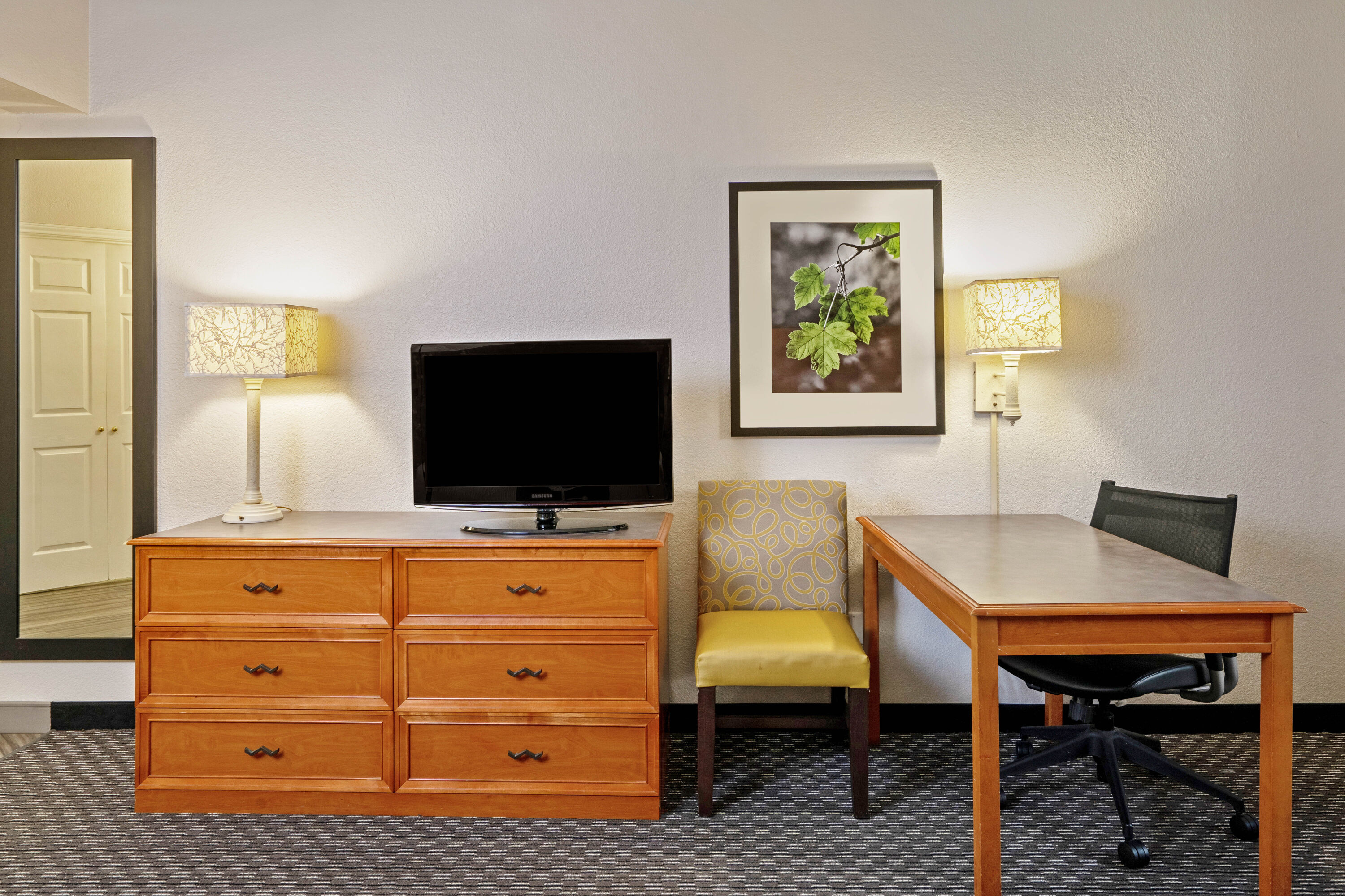 Guest room feature at the La Quinta Inn & Suites by Wyndham Houston West Park 10 in Houston, Texas