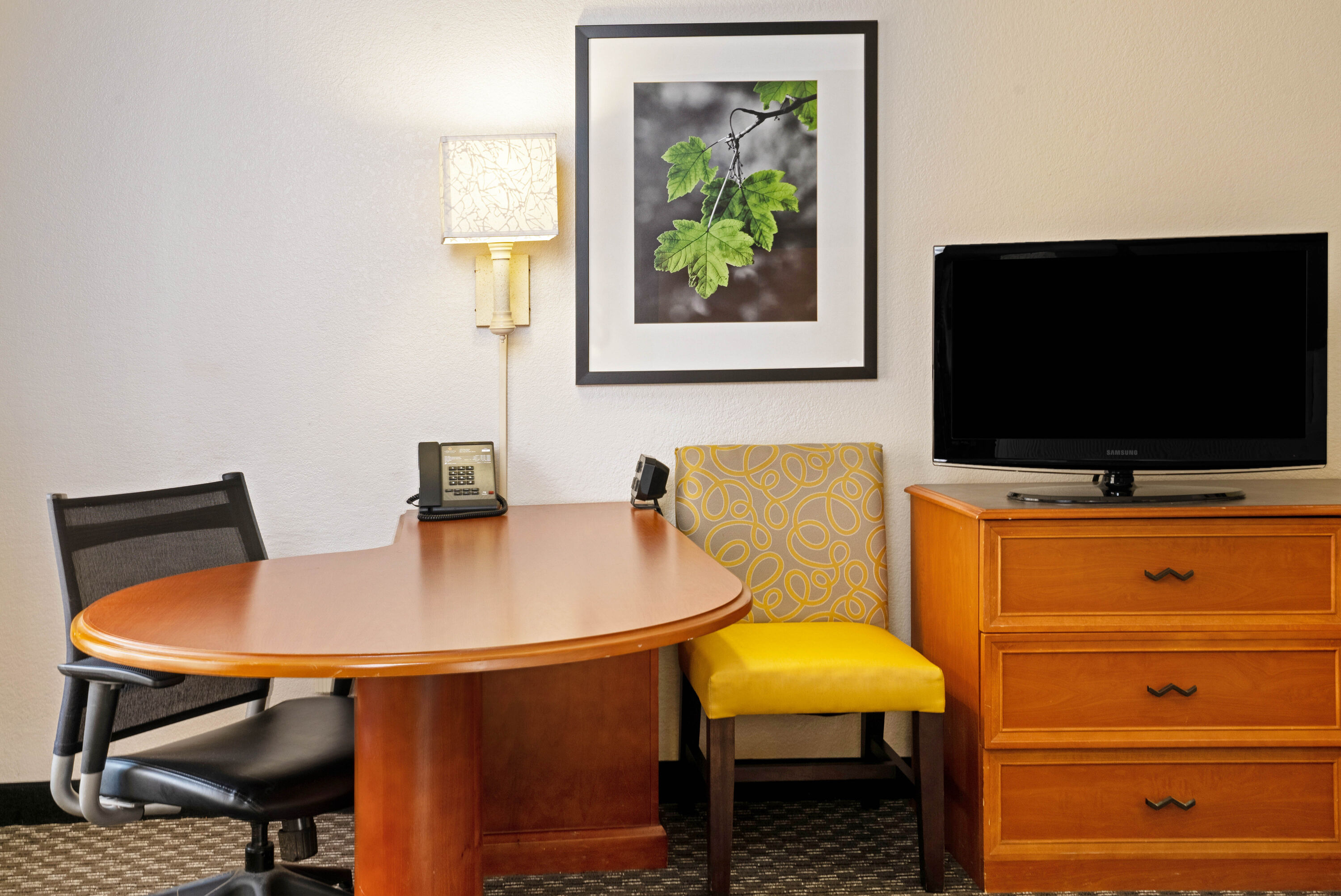 Guest room feature at the La Quinta Inn & Suites by Wyndham Houston West Park 10 in Houston, Texas