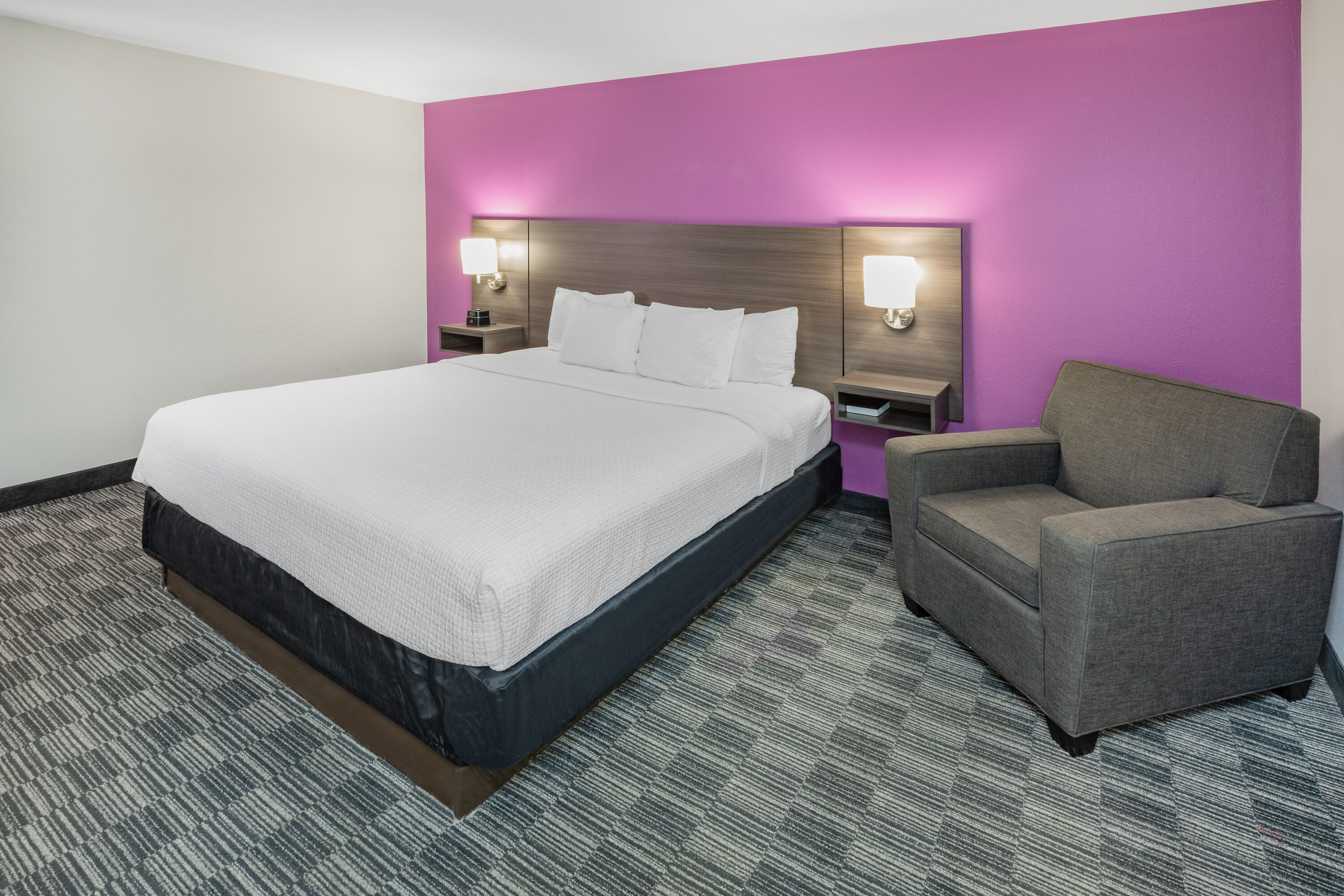 Guest room at the La Quinta Inn & Suites by Wyndham Houston Southwest in Houston, Texas