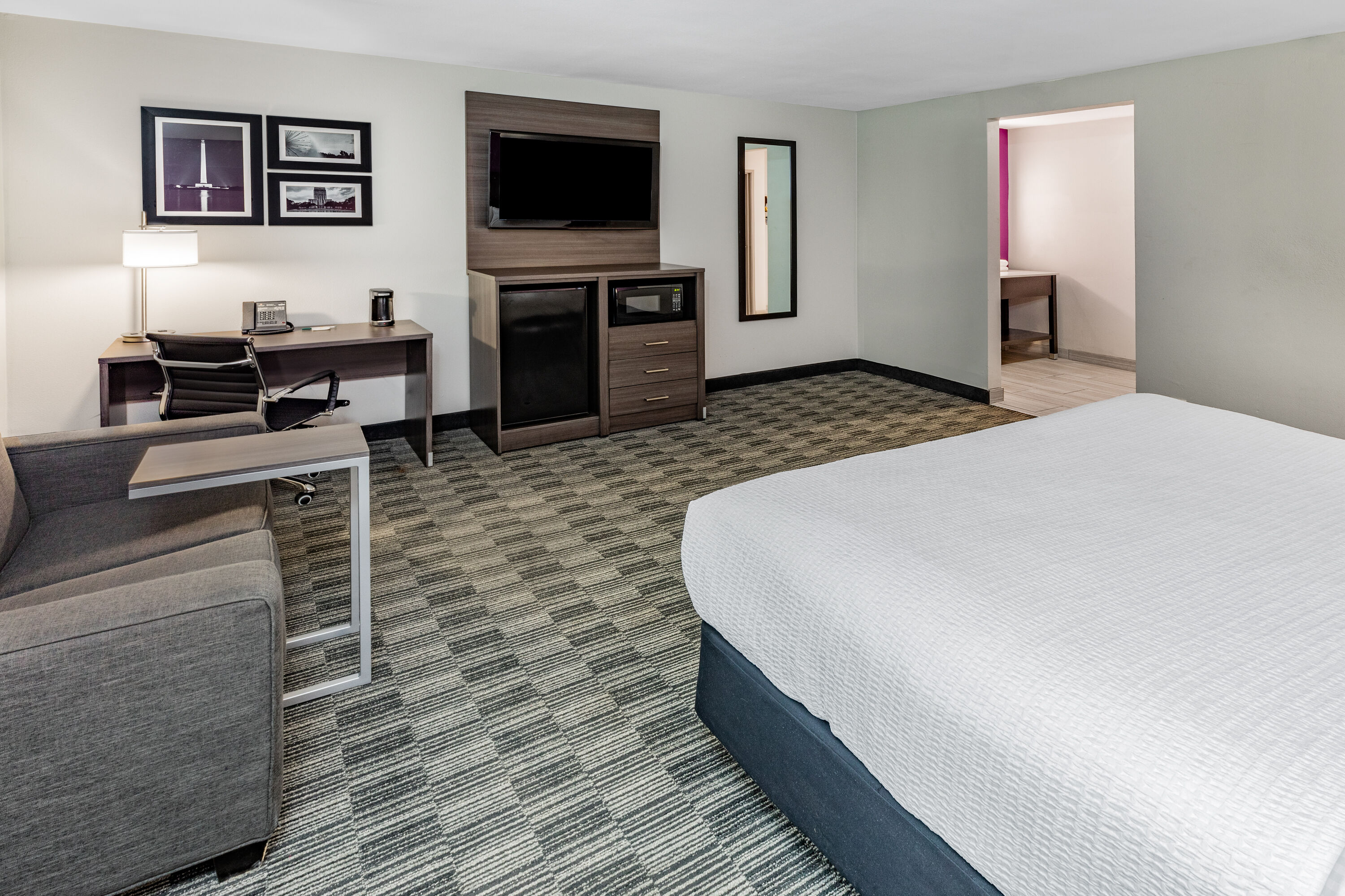 Guest room at the La Quinta Inn & Suites by Wyndham Houston Southwest in Houston, Texas