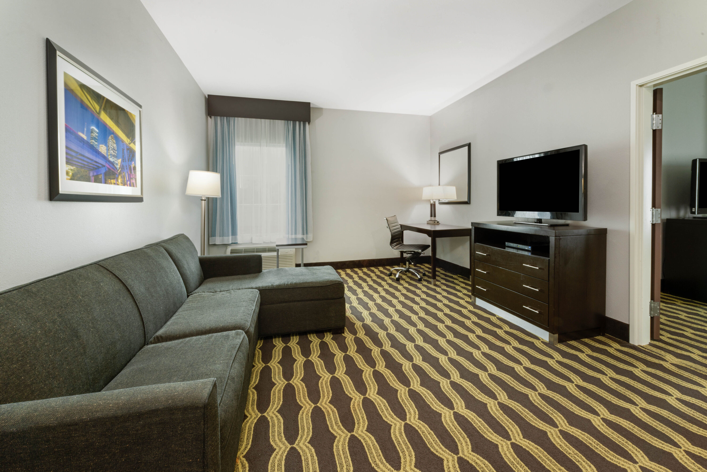 La Quinta Inn & Suites by Wyndham Houston Humble Atascocita suite in Humble, Texas