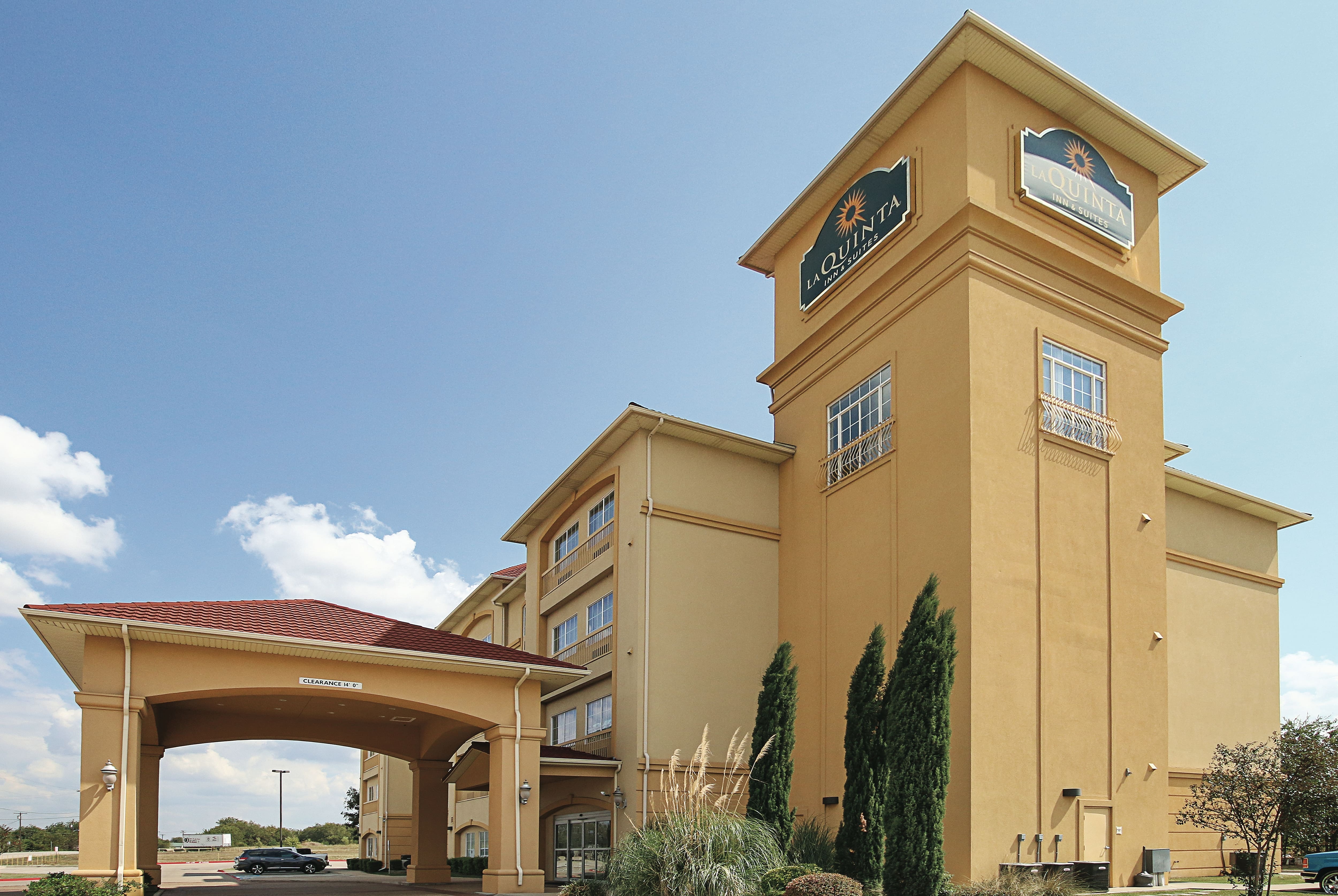 Exterior of La Quinta Inn & Suites by Wyndham Dallas - Hutchins hotel in Hutchins, Texas