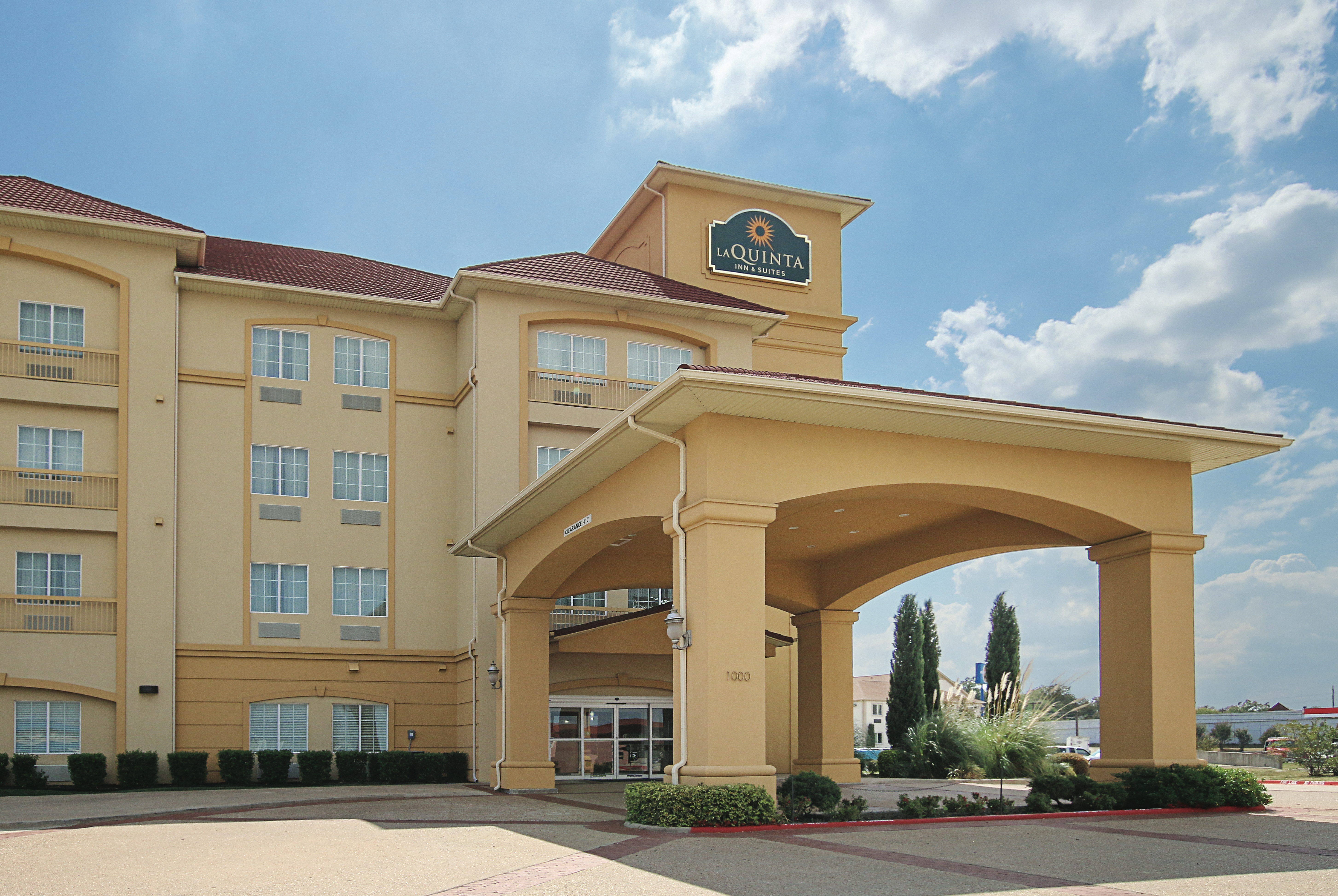 Exterior of La Quinta Inn & Suites by Wyndham Dallas - Hutchins hotel in Hutchins, Texas