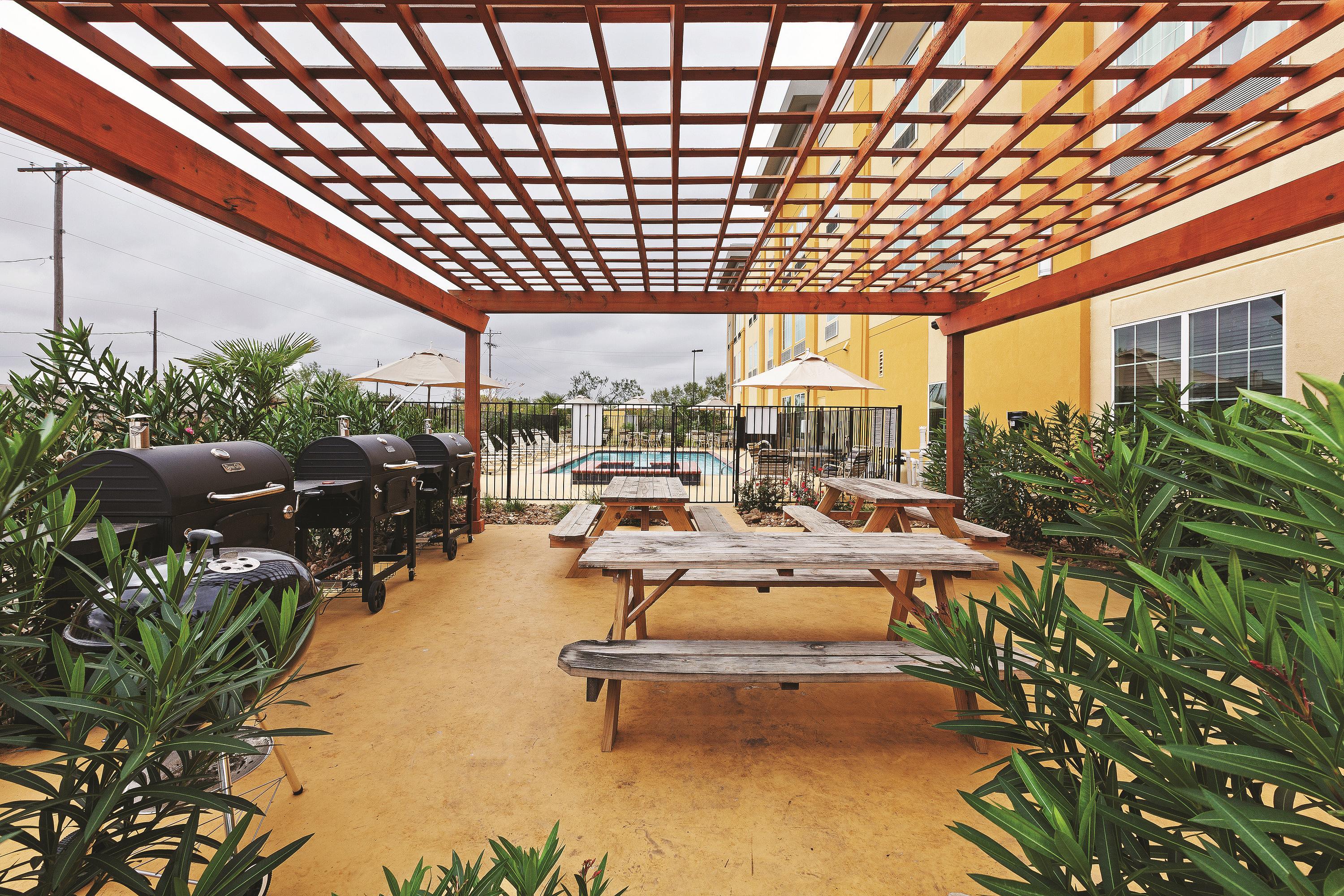 La Quinta Inn Suites by Wyndham Jourdanton Pleasanton Jourdanton