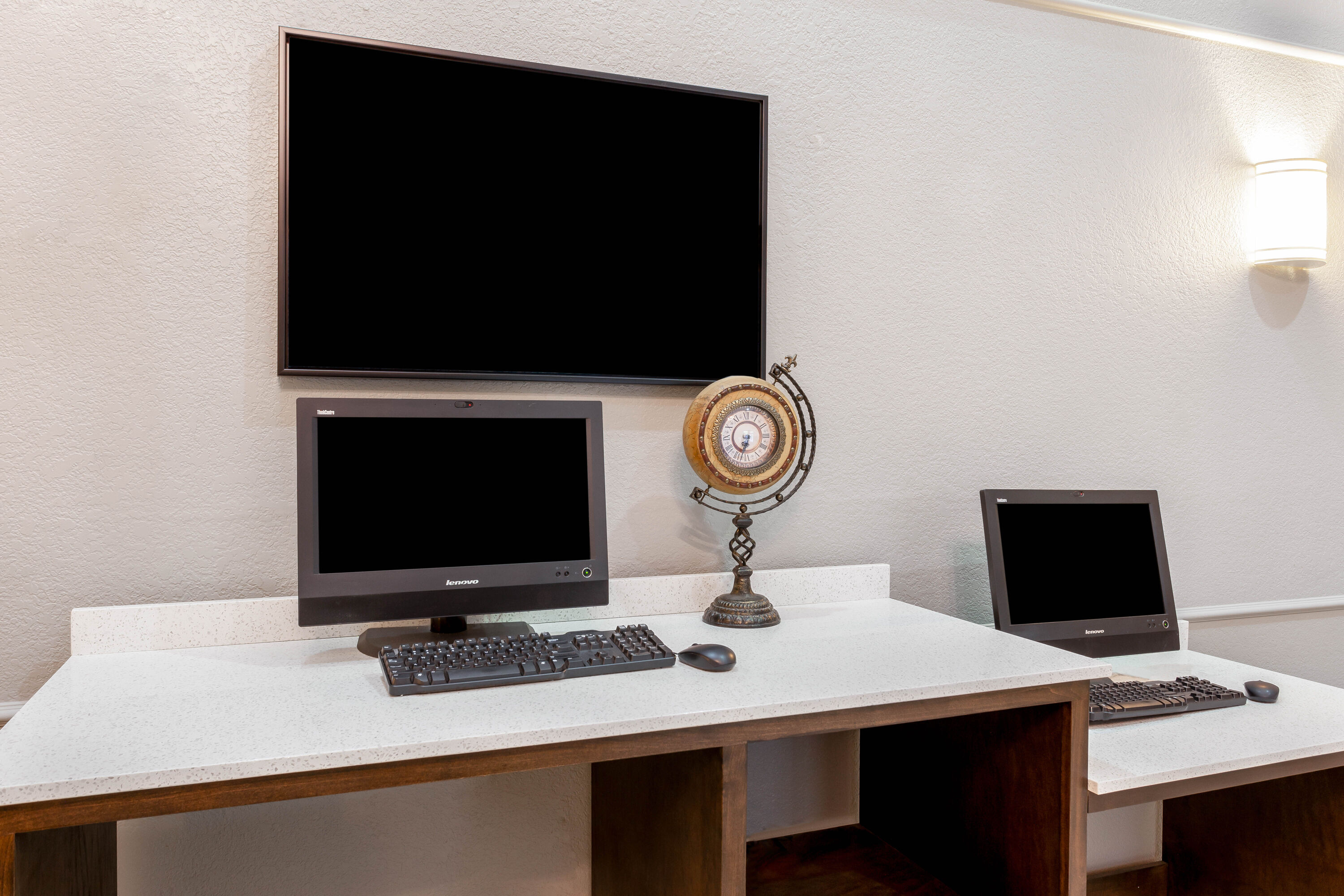 La Quinta Inn & Suites by Wyndham Kerrville business center in Kerrville, Texas