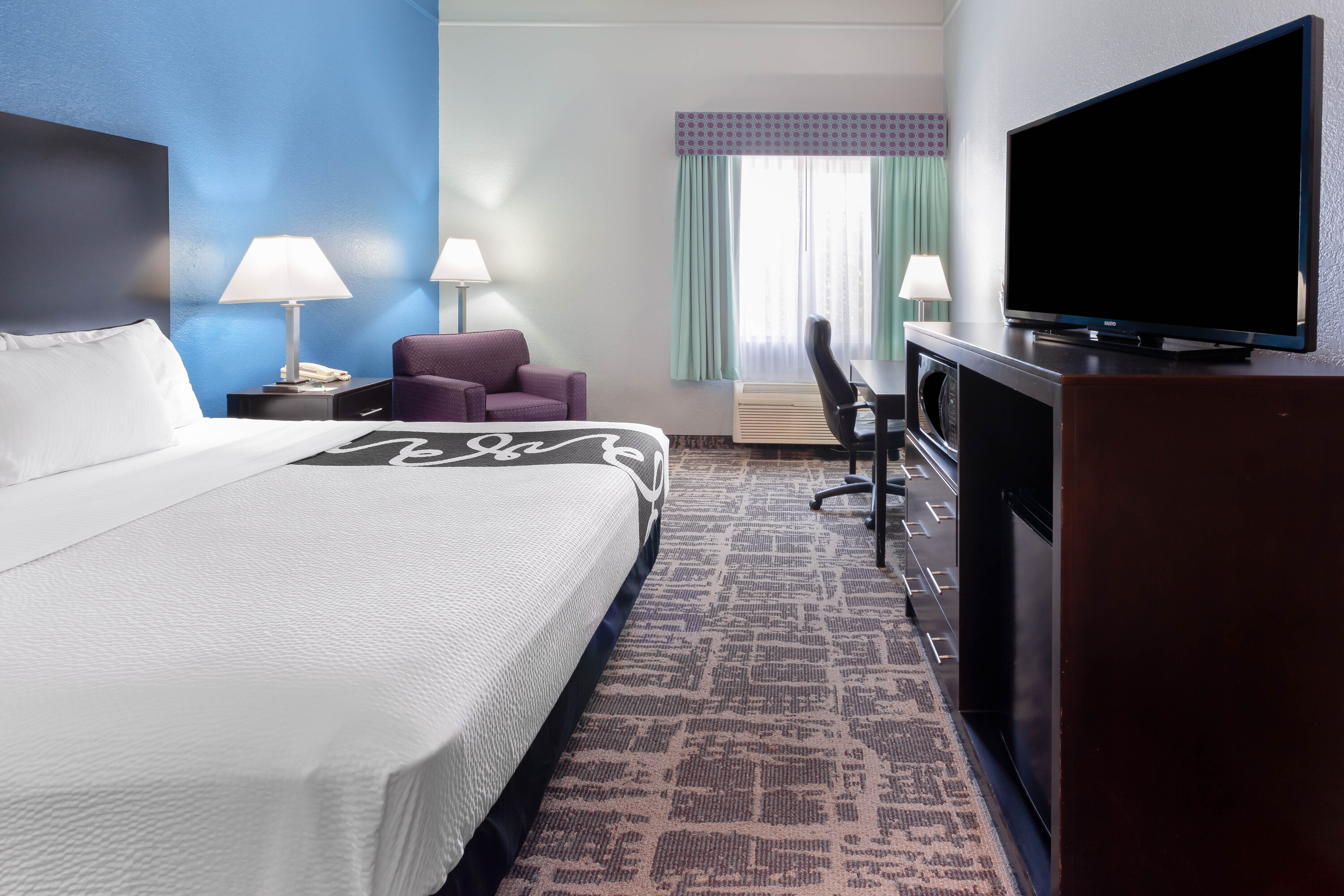 La Quinta Inn & Suites by Wyndham Kerrville suite in Kerrville, Texas