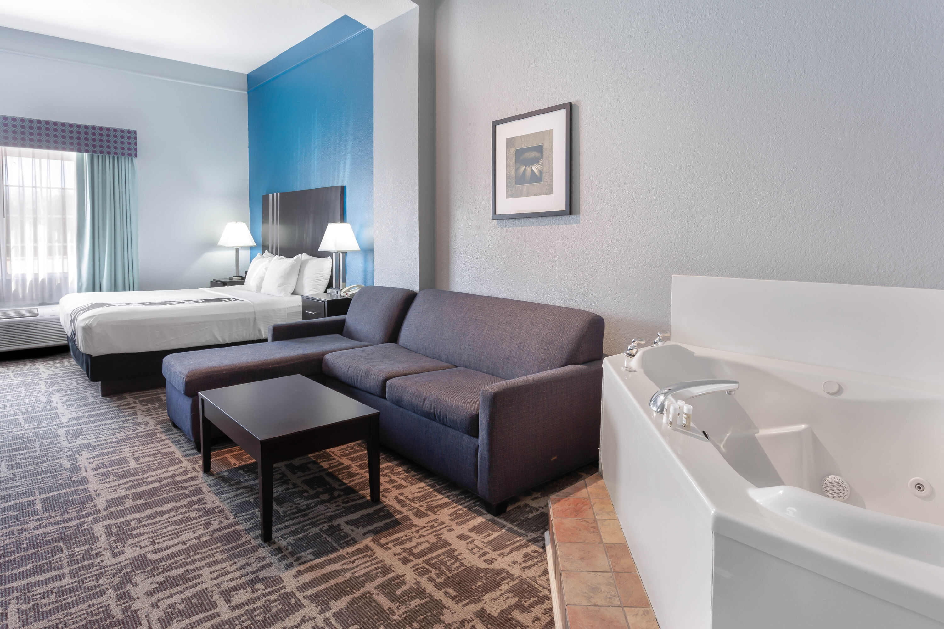 La Quinta Inn & Suites by Wyndham Kerrville suite in Kerrville, Texas