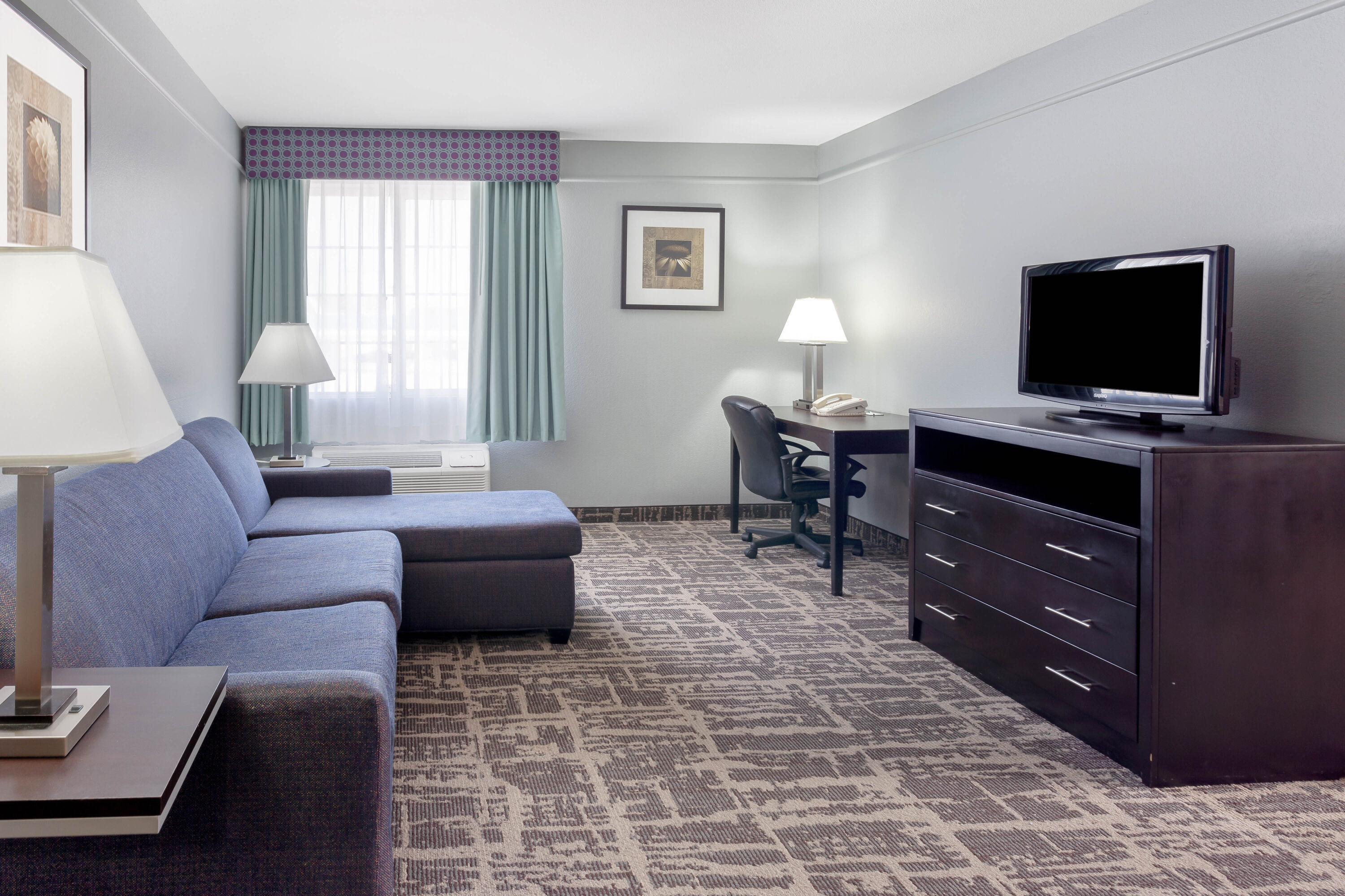 La Quinta Inn & Suites by Wyndham Kerrville suite in Kerrville, Texas