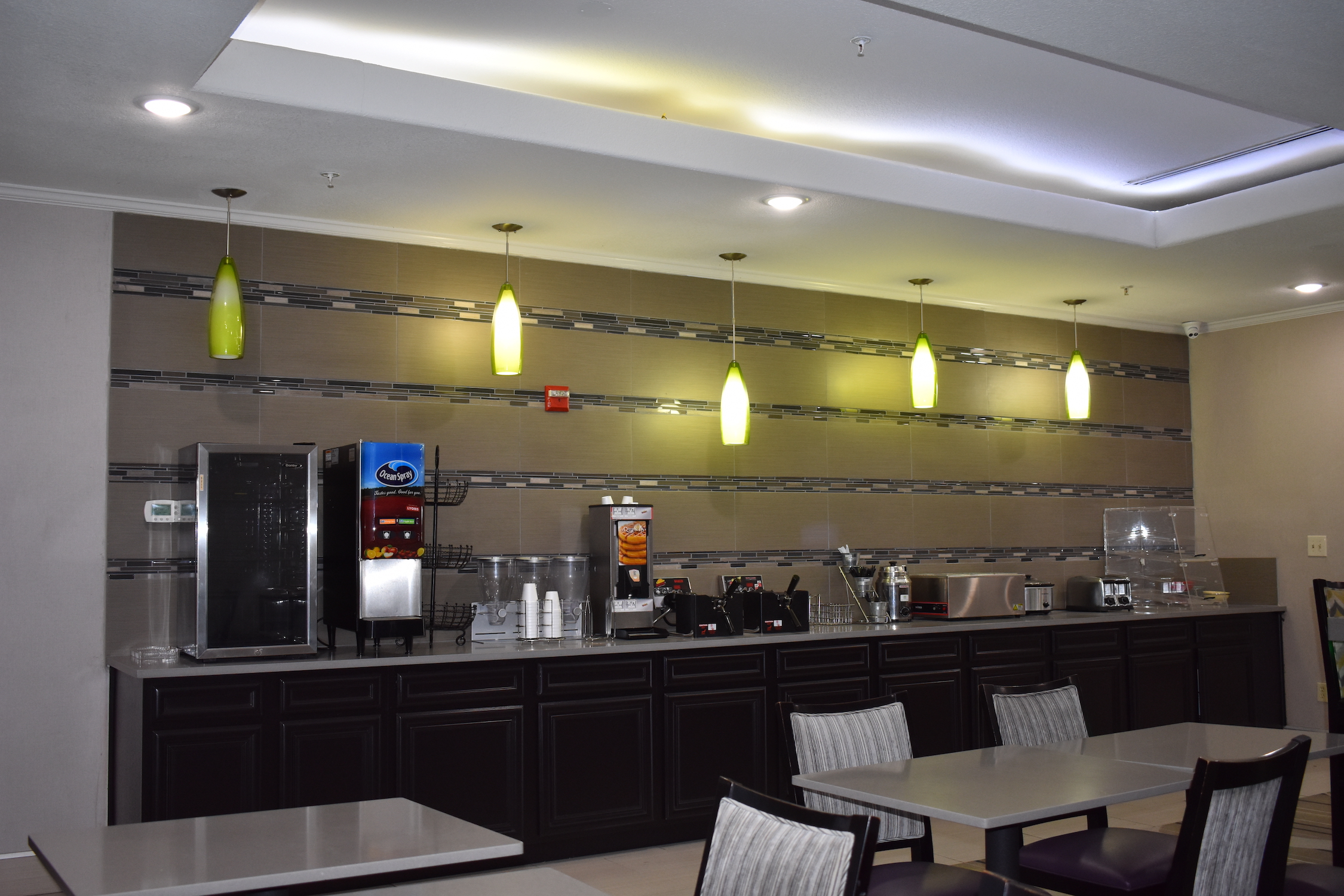 Free breakfast at La Quinta Inn & Suites by Wyndham Kyle - Austin South in Kyle, Texas