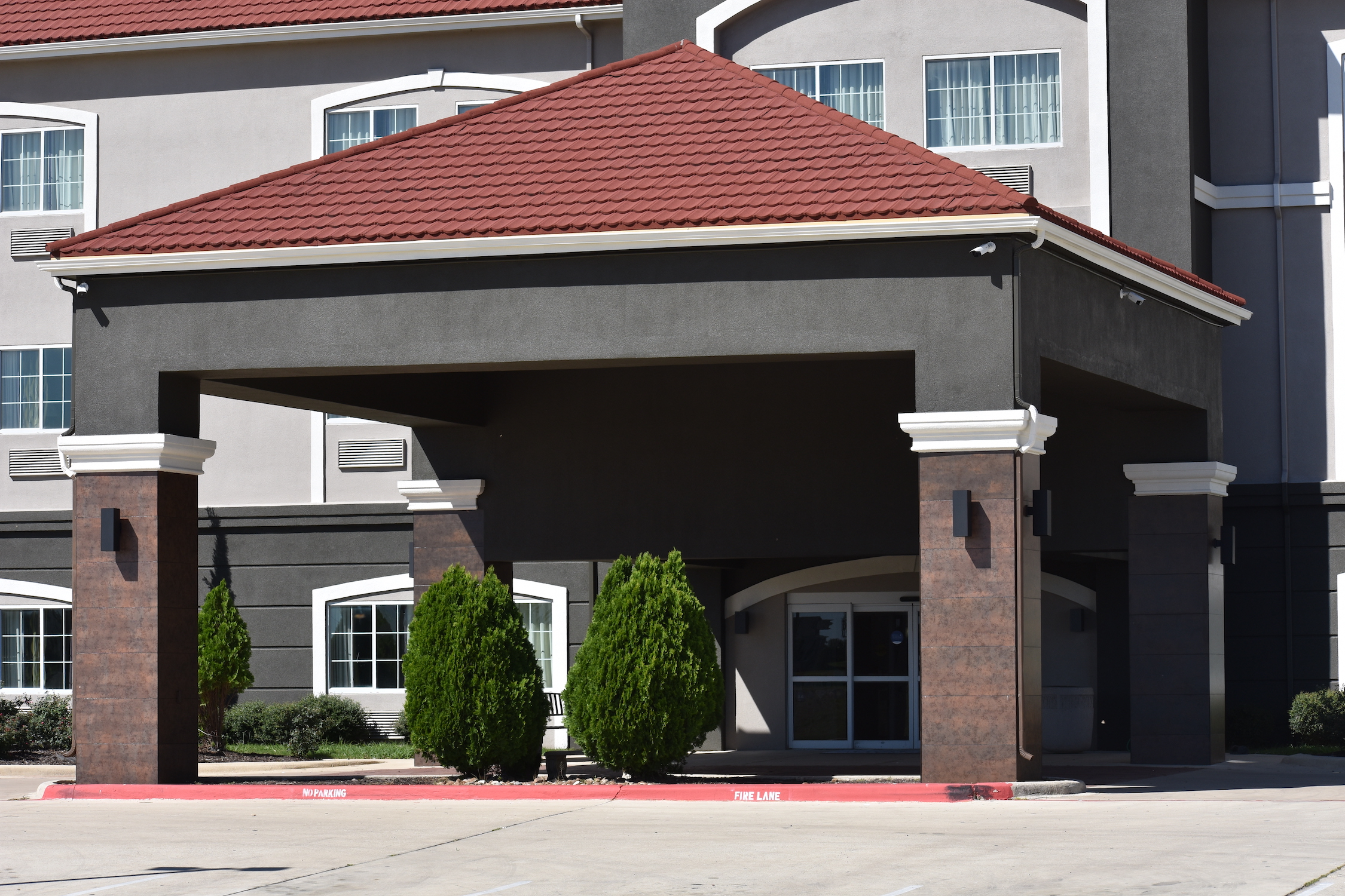 Exterior of La Quinta Inn & Suites by Wyndham Kyle - Austin South hotel in Kyle, Texas