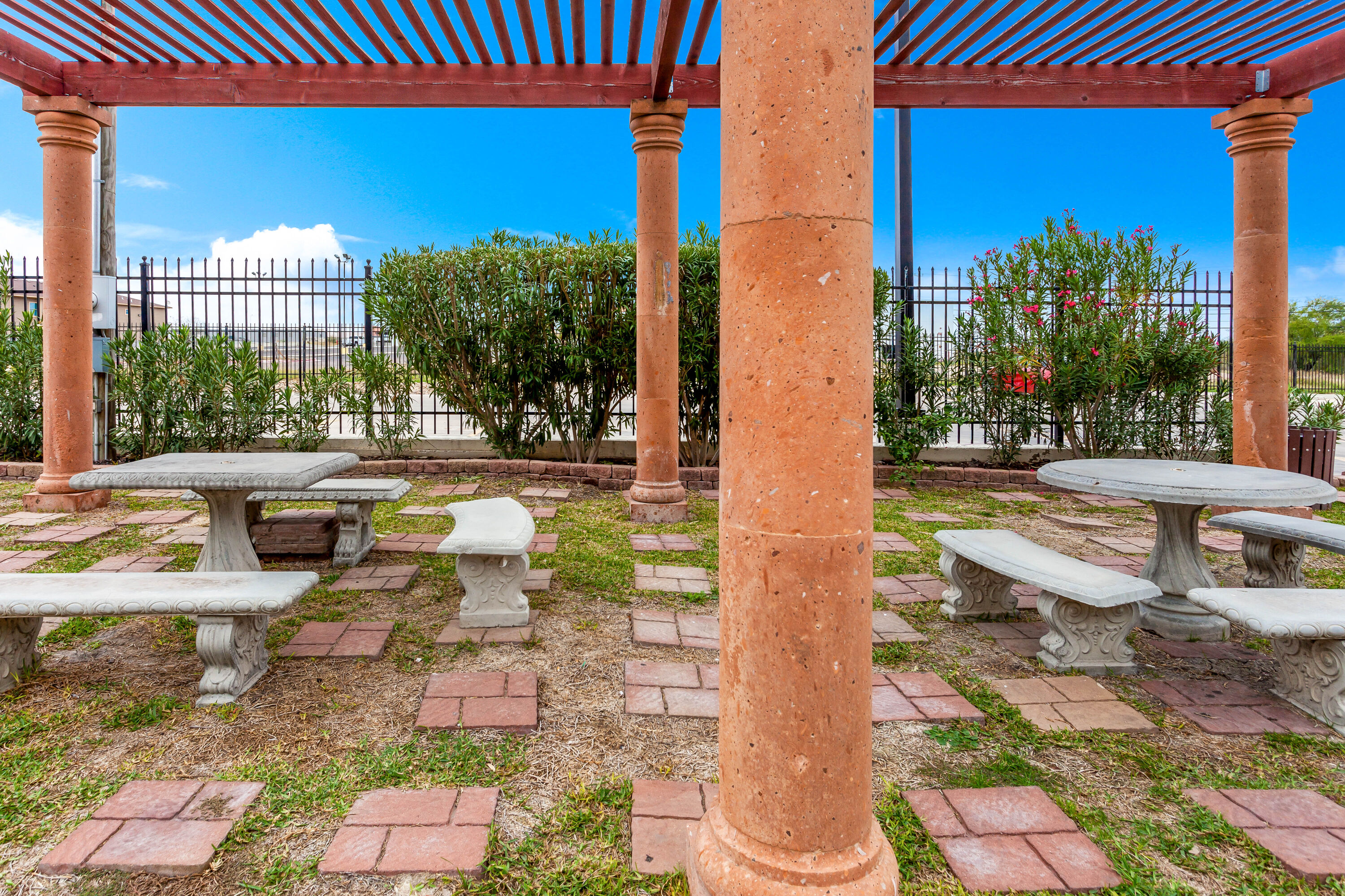 La Quinta Inn & Suites by Wyndham Laredo Airport Laredo, TX Hotels