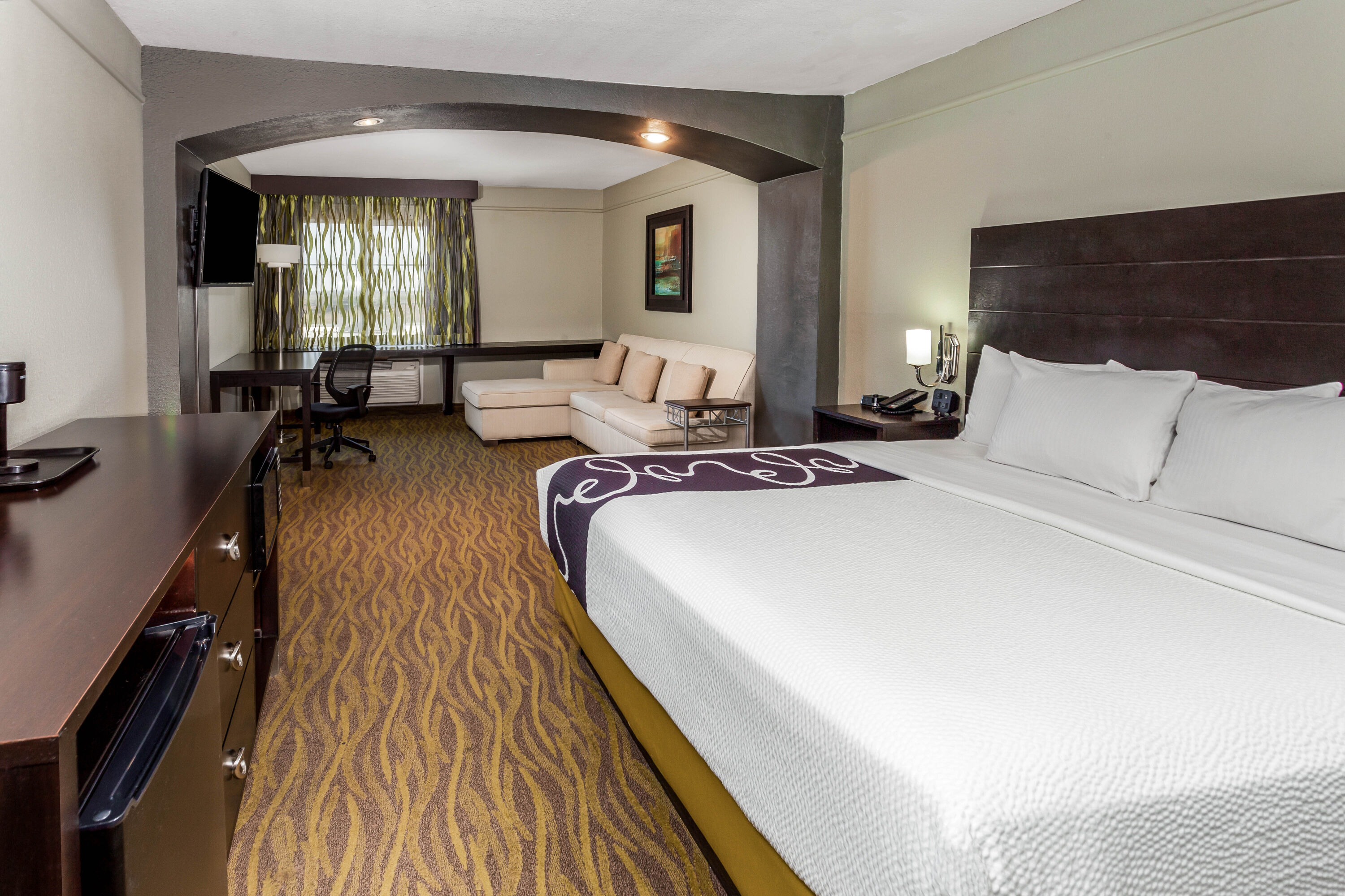 La Quinta Inn & Suites by Wyndham Laredo Airport suite in Laredo, Texas