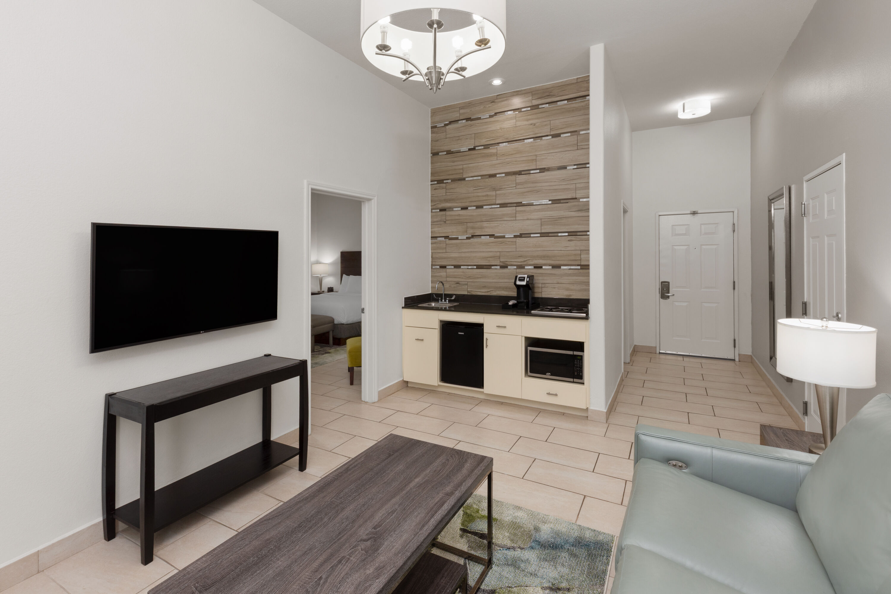 La Quinta Inn & Suites by Wyndham Laredo Airport suite in Laredo, Texas