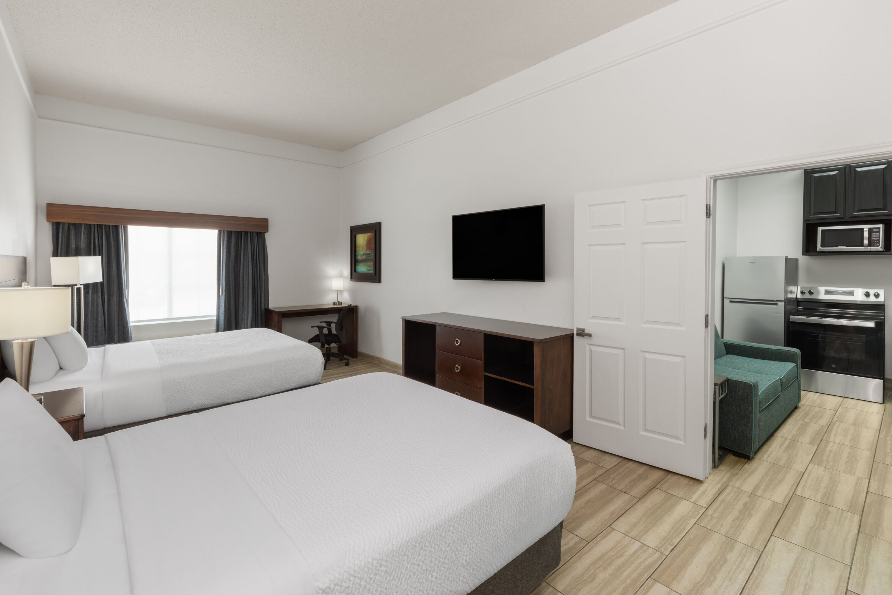 La Quinta Inn & Suites by Wyndham Laredo Airport suite in Laredo, Texas