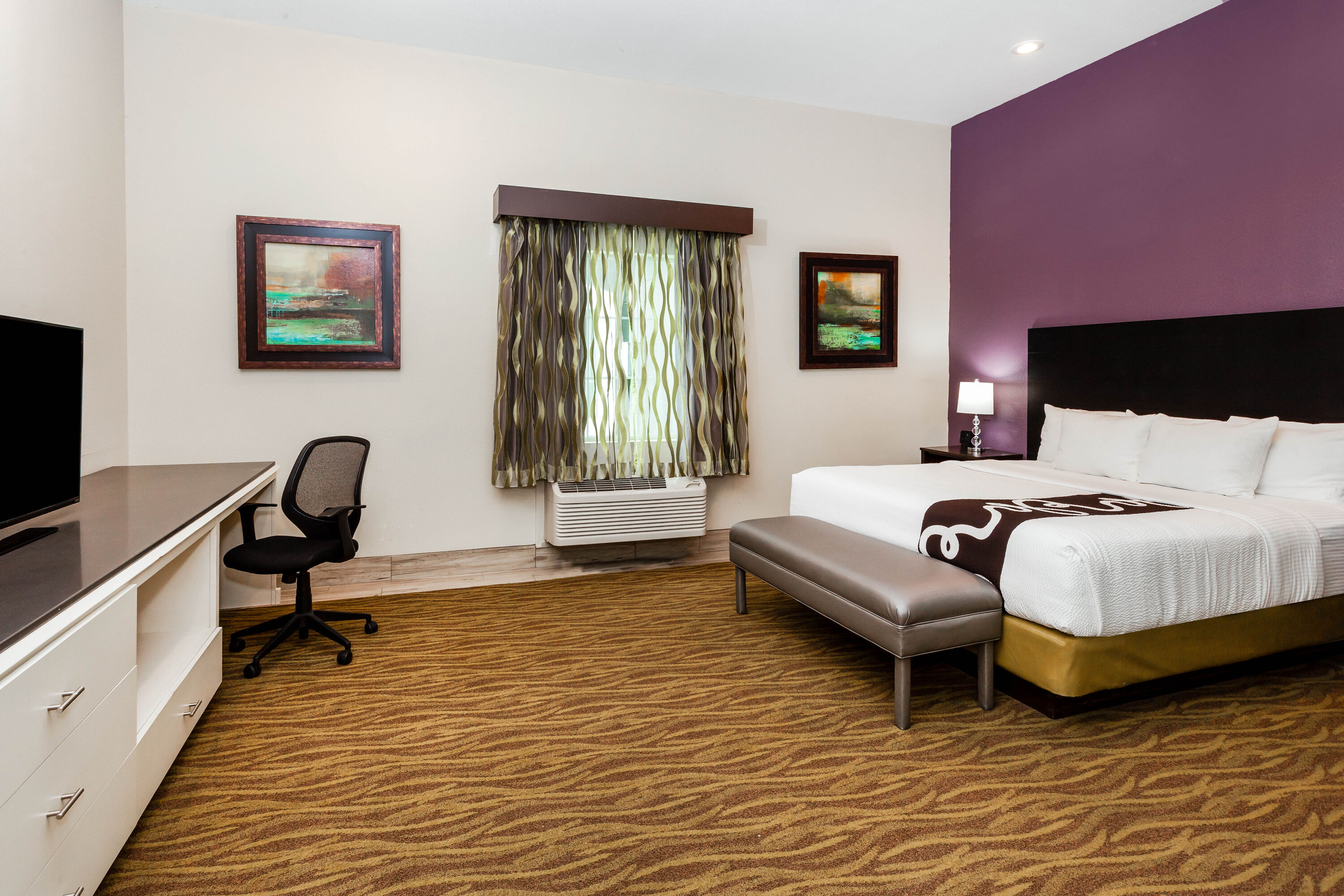 La Quinta Inn & Suites by Wyndham Laredo Airport suite in Laredo, Texas