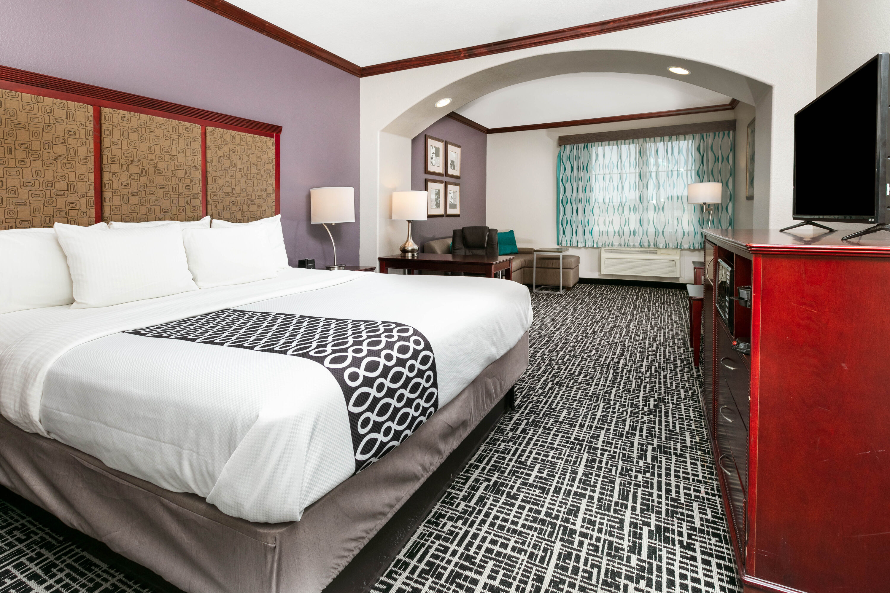 La Quinta Inn & Suites by Wyndham Lindale Lindale, TX Hotels