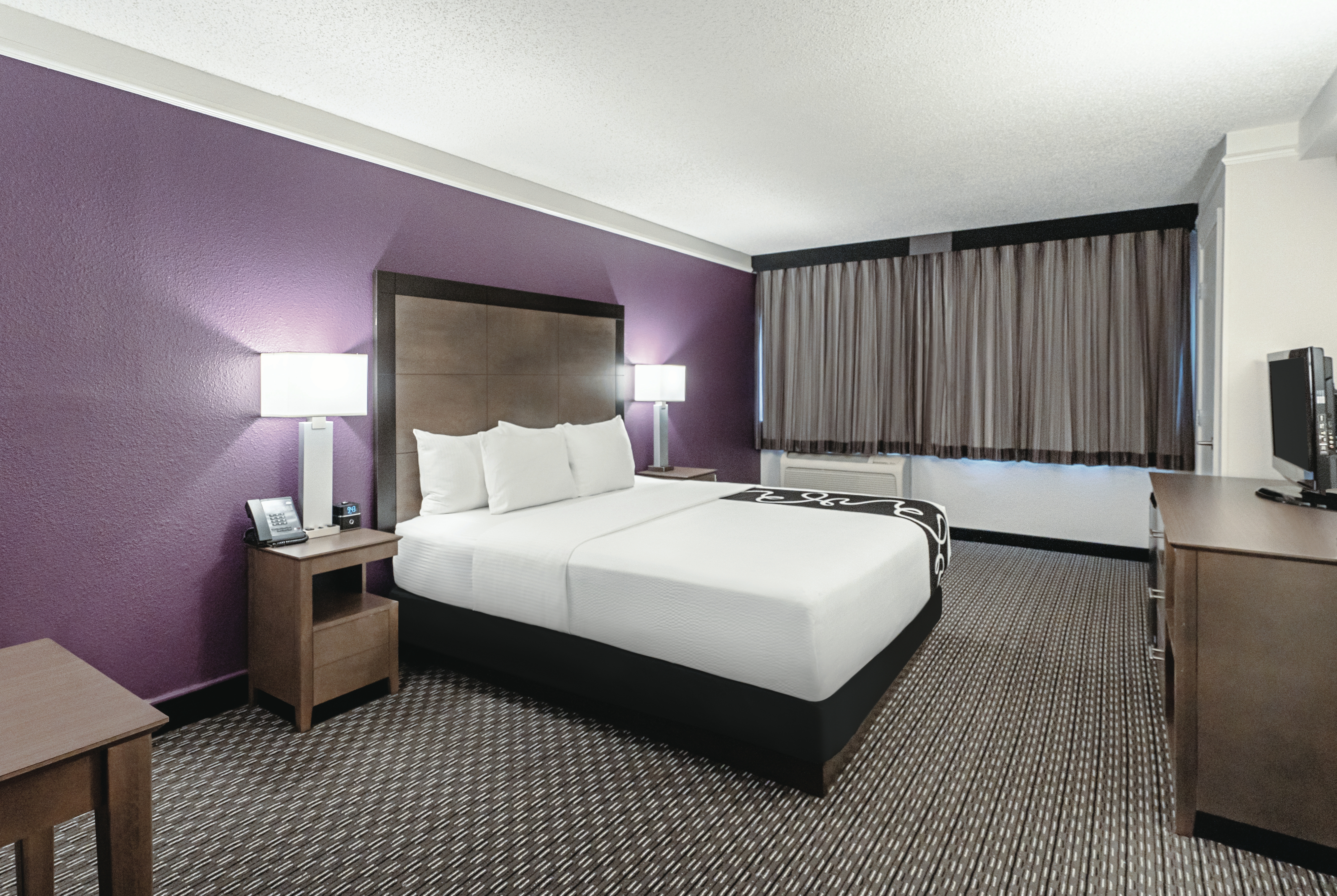 Guest room at the La Quinta Inn & Suites by Wyndham Lubbock West Medical Centr in Lubbock, Texas