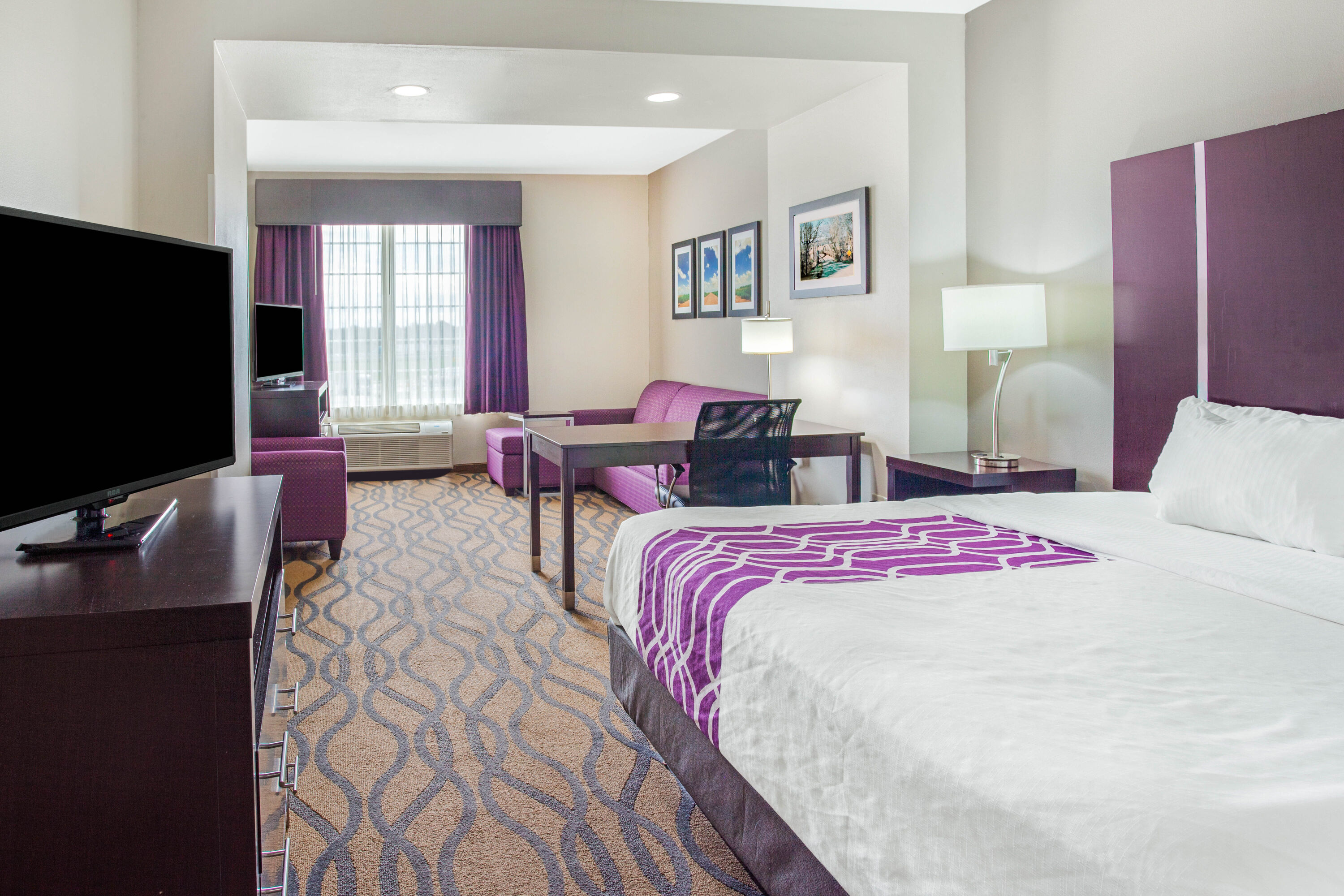 La Quinta Inn & Suites by Wyndham Luling | Luling, TX Hotels