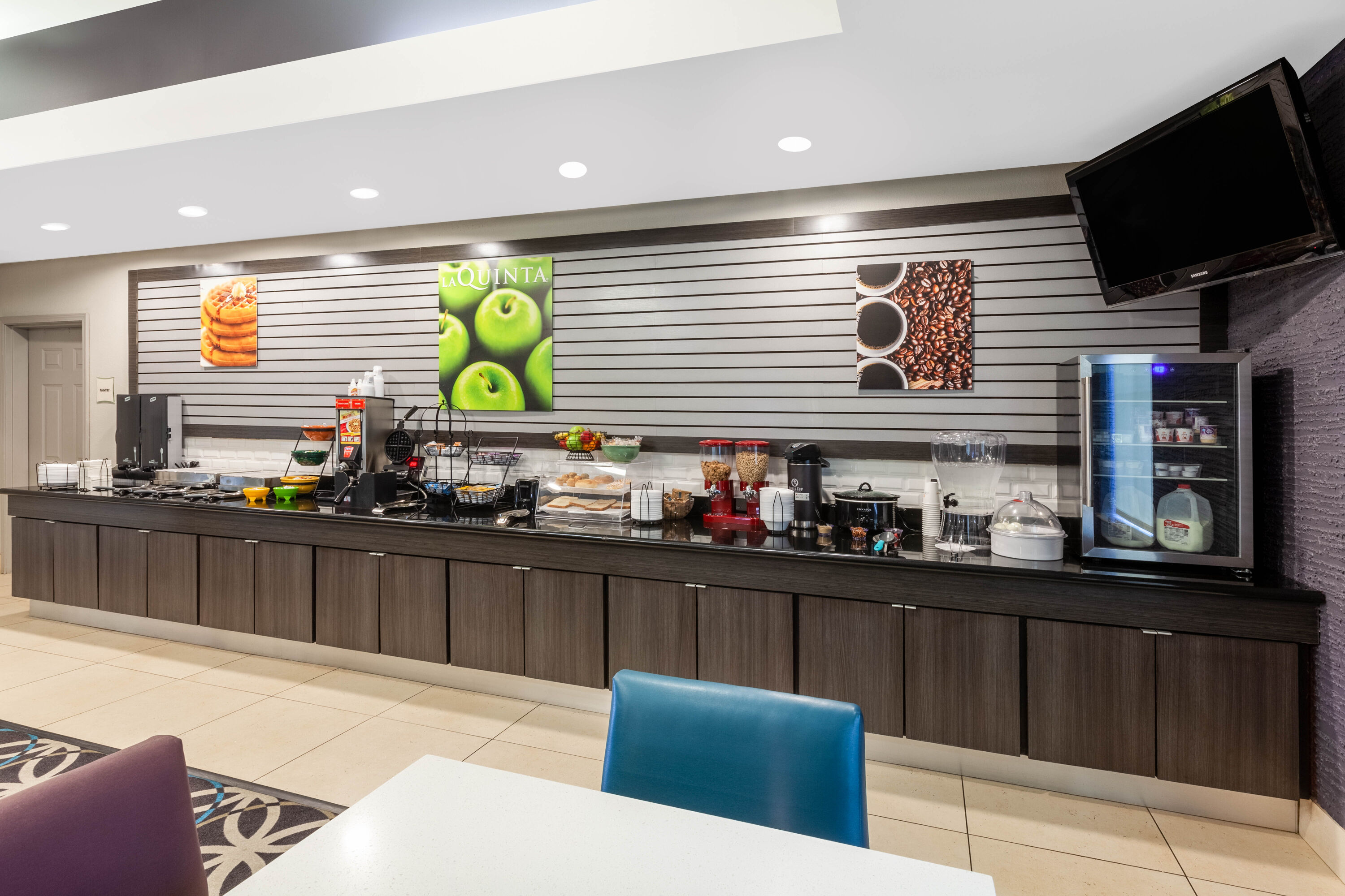 Free breakfast at La Quinta Inn & Suites by Wyndham Lumberton in Lumberton, Texas