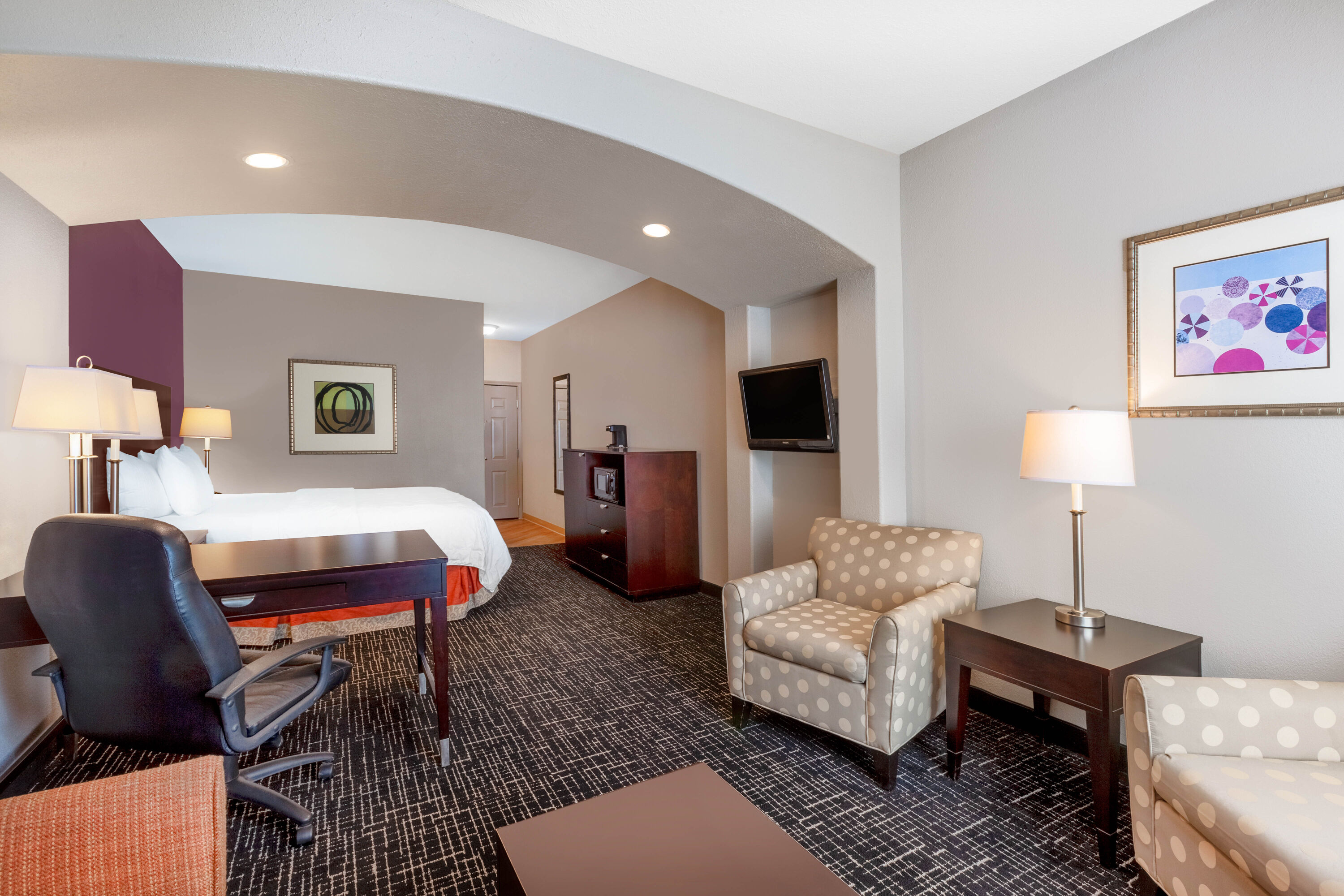 La Quinta Inn & Suites by Wyndham Lumberton suite in Lumberton, Texas