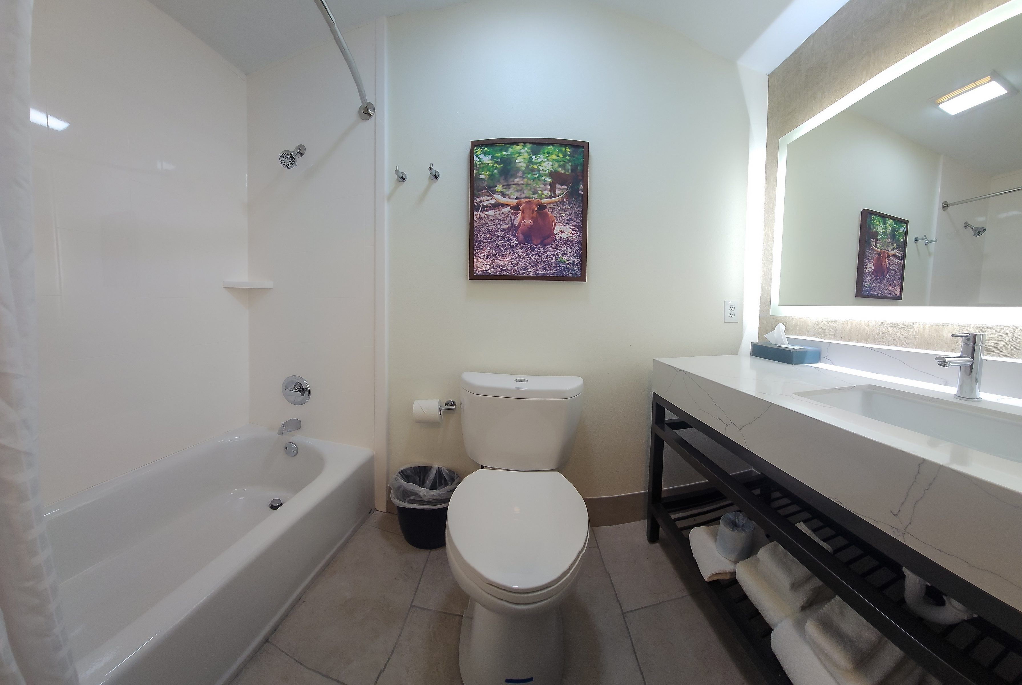 Guest room bath at the La Quinta Inn & Suites by Wyndham Dallas Mesquite in Mesquite, Texas
