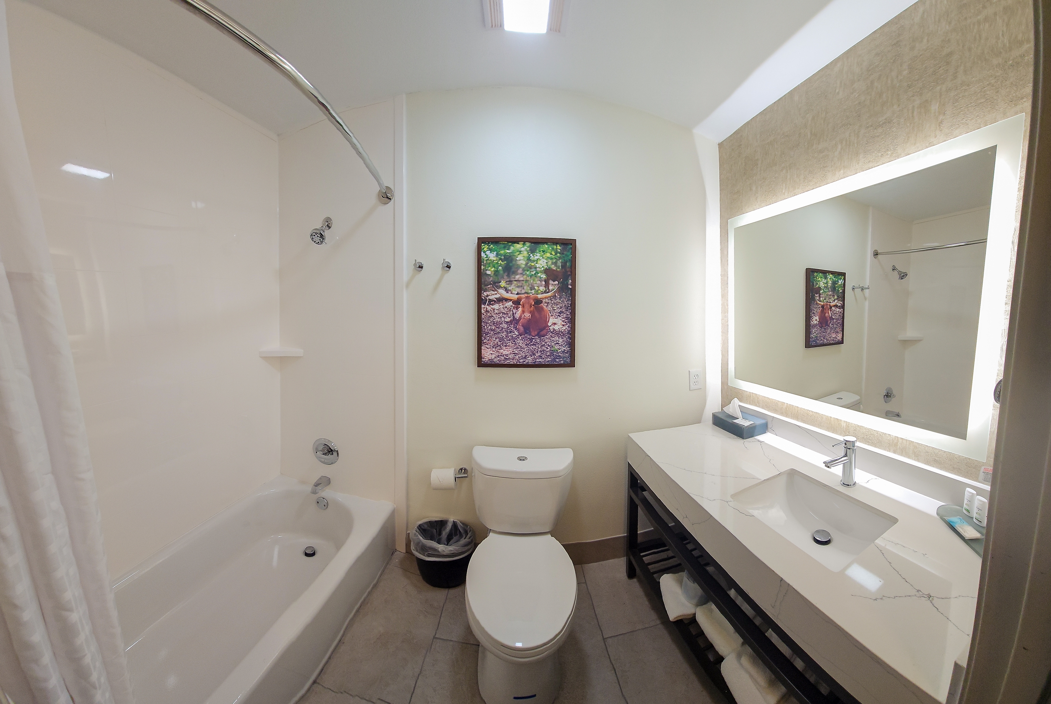 Guest room bath at the La Quinta Inn & Suites by Wyndham Dallas Mesquite in Mesquite, Texas