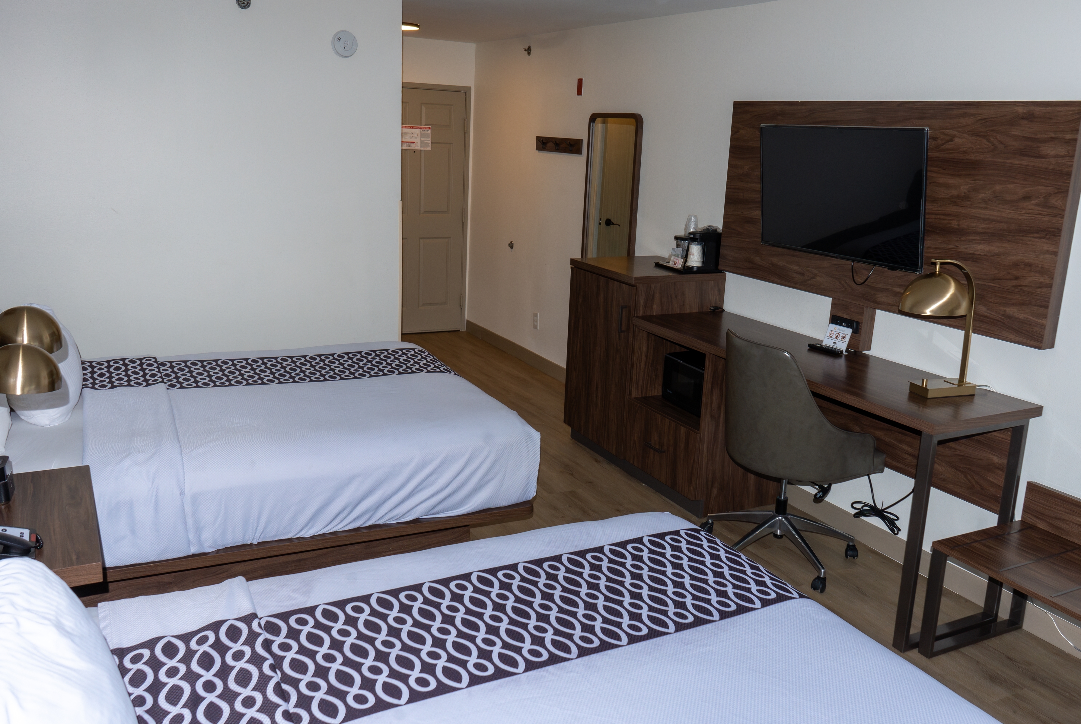 Guest room at the La Quinta Inn & Suites by Wyndham Dallas Mesquite in Mesquite, Texas