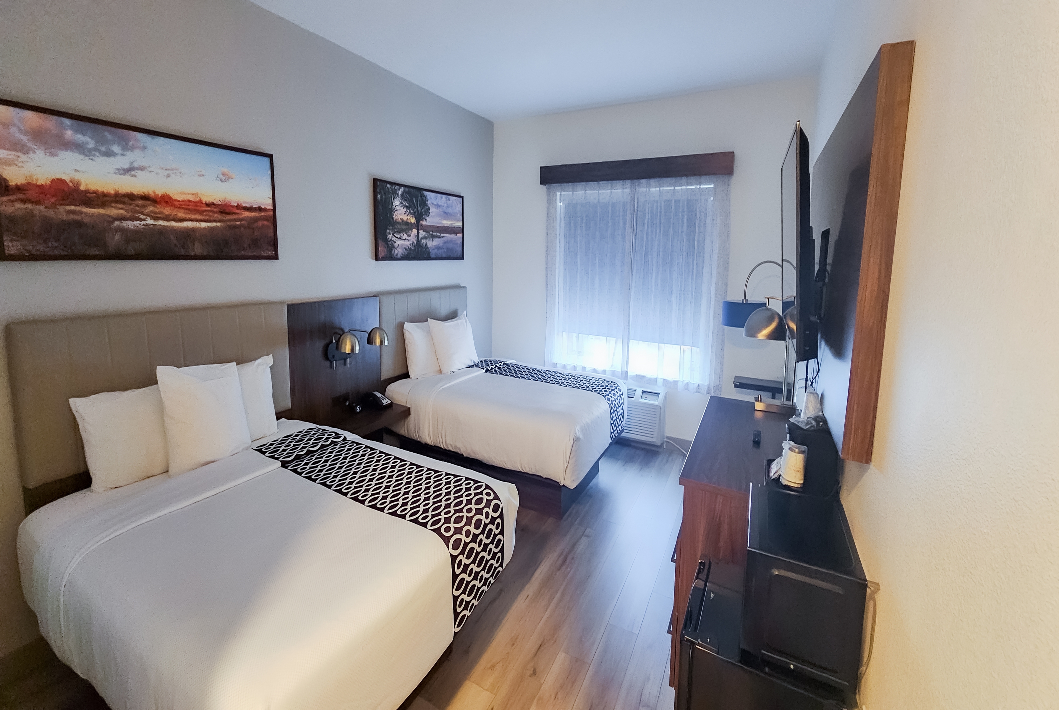 Guest room at the La Quinta Inn & Suites by Wyndham Dallas Mesquite in Mesquite, Texas