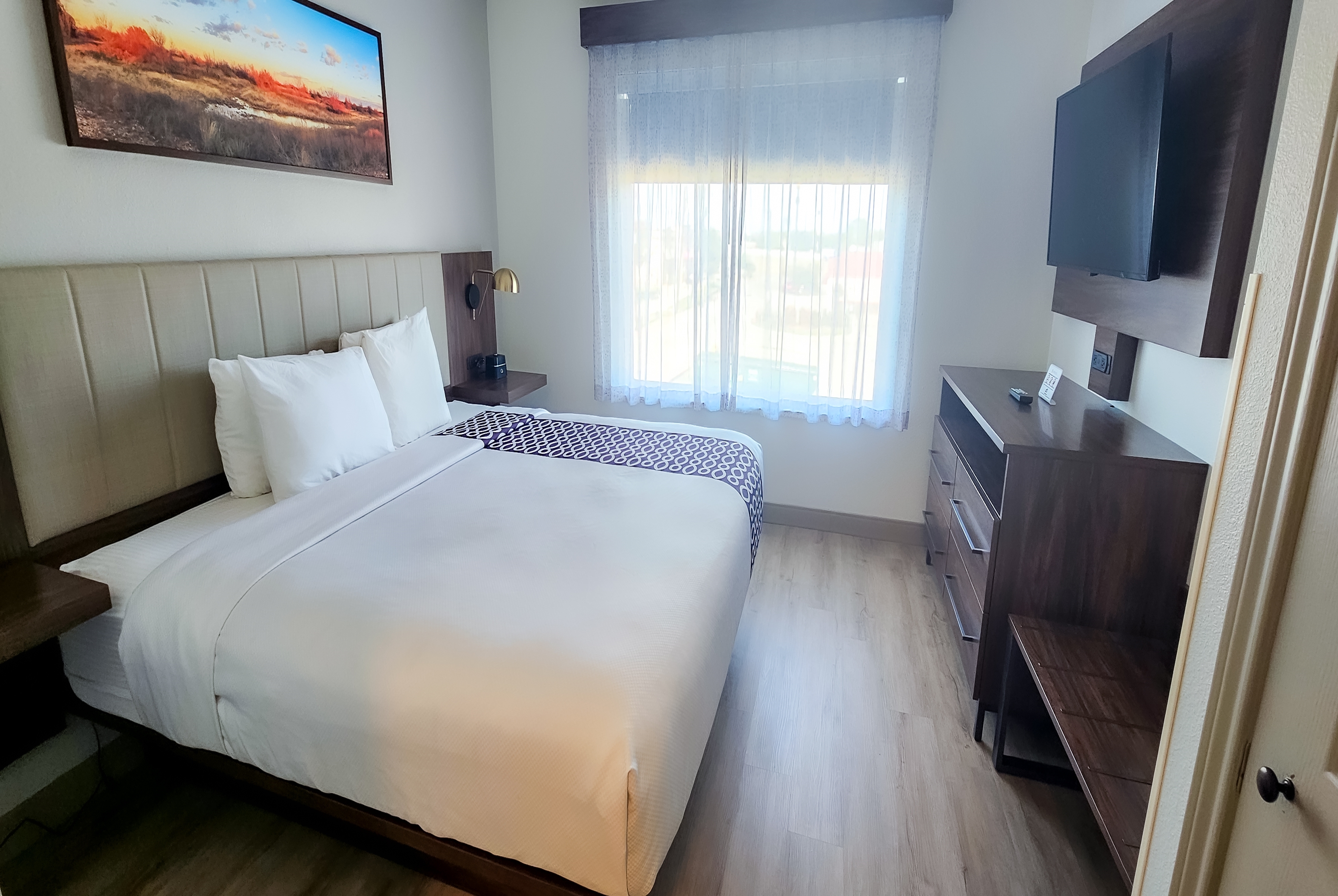 La Quinta Inn & Suites by Wyndham Dallas Mesquite suite in Mesquite, Texas