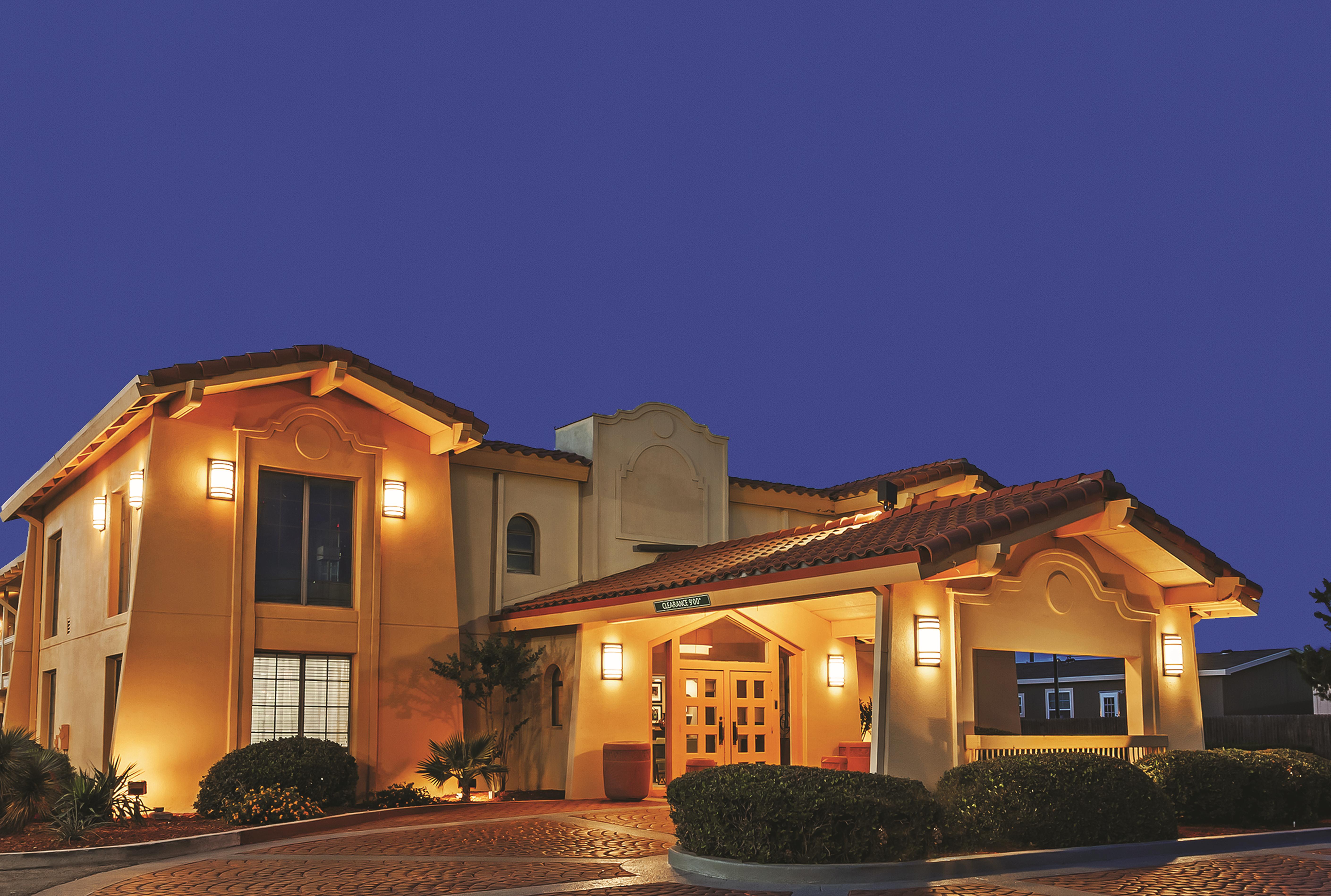 Exterior of La Quinta Inn by Wyndham Midland hotel in Midland, Texas