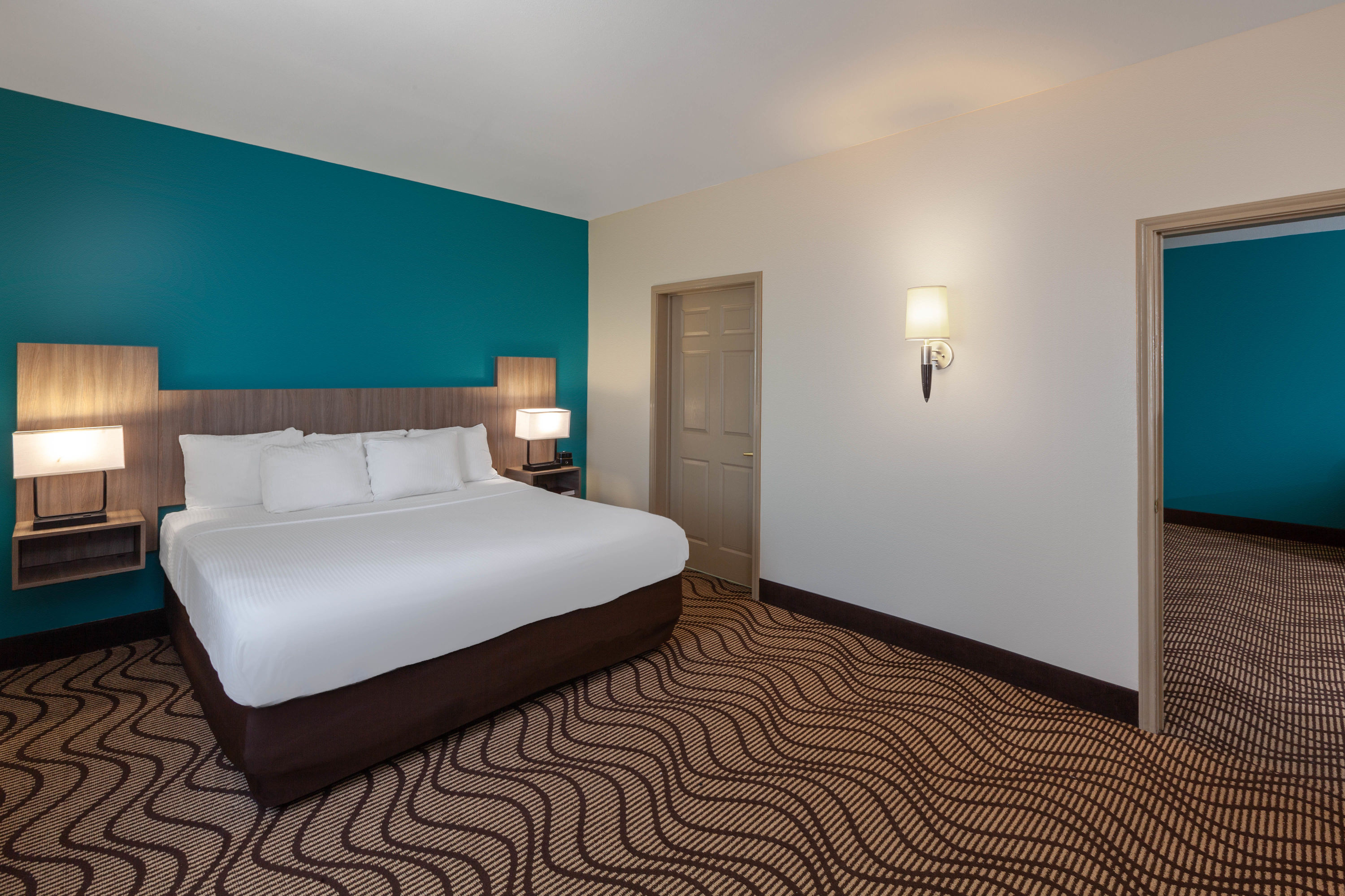 La Quinta Inn & Suites by Wyndham Midland North suite in Midland, Texas