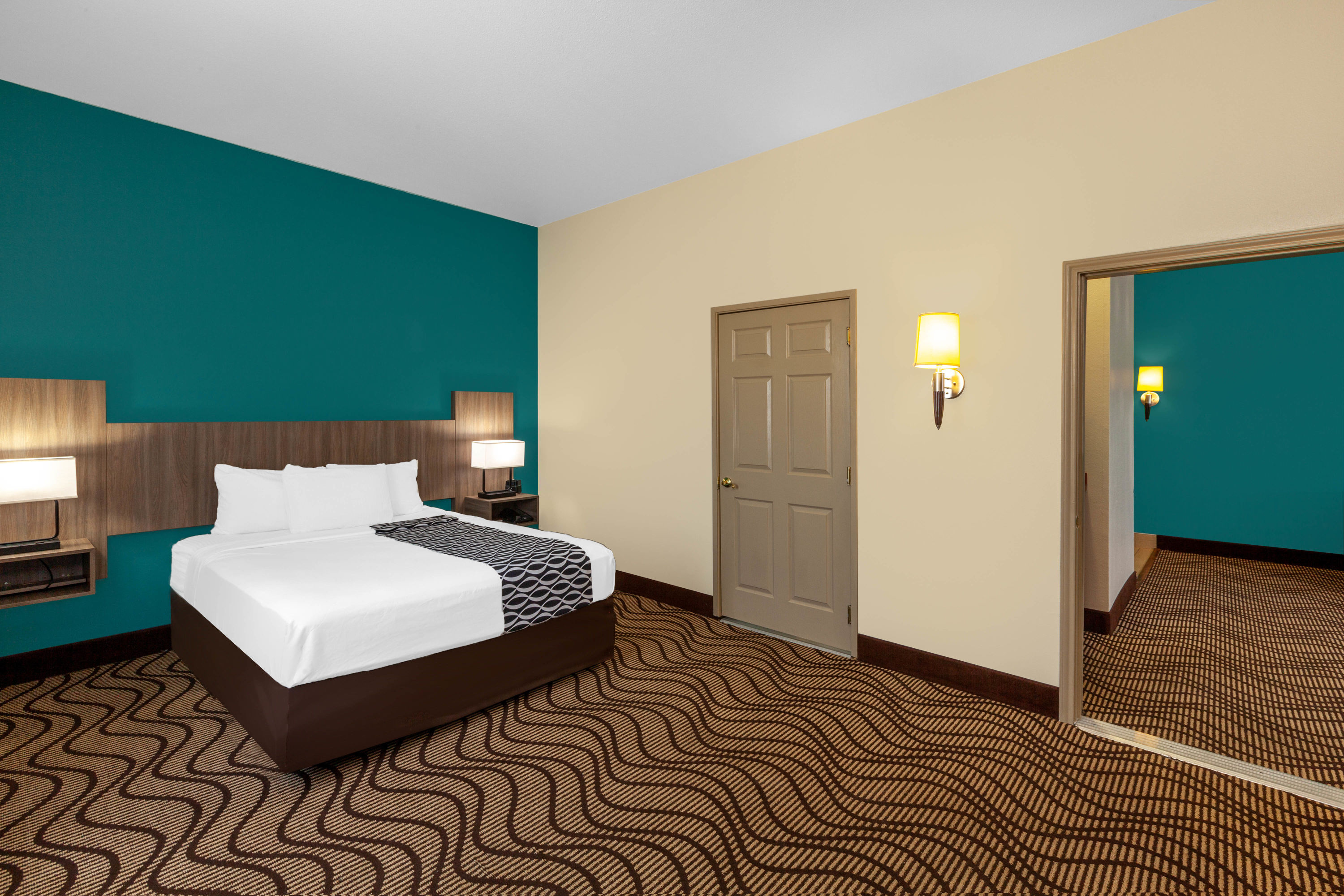 La Quinta Inn & Suites by Wyndham Midland North suite in Midland, Texas