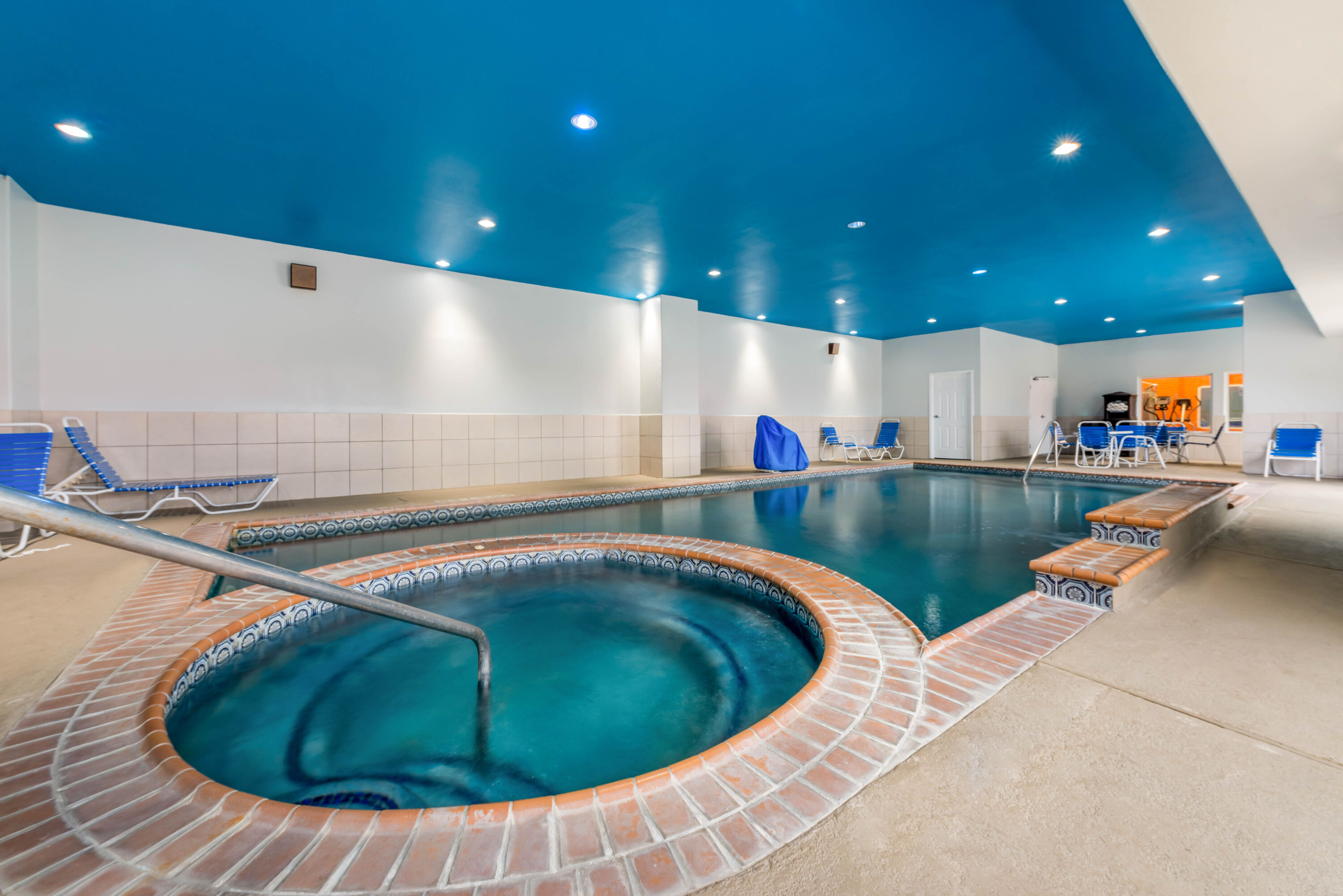 Hot tub at the La Quinta Inn & Suites by Wyndham Orange in Orange, Texas