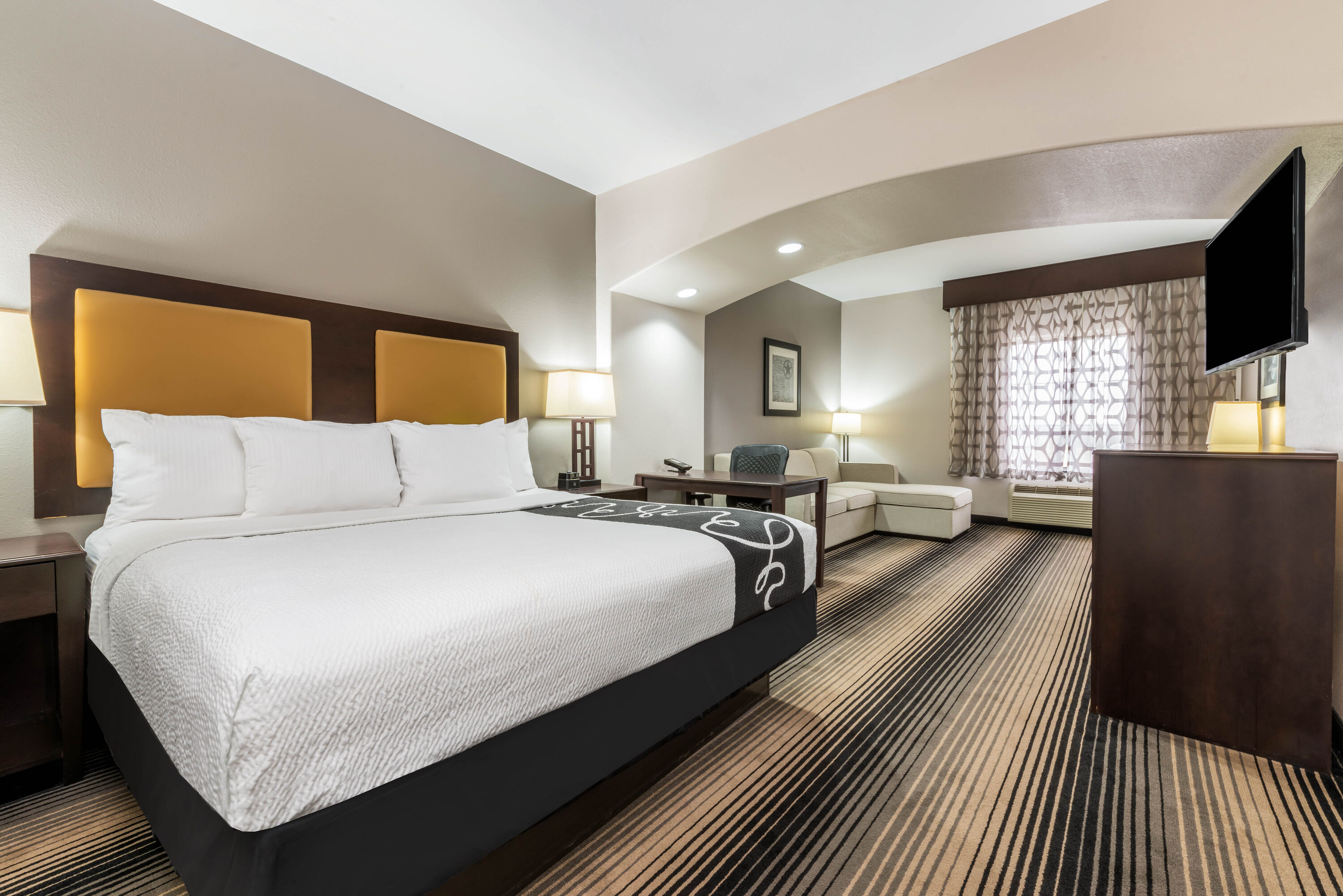 La Quinta Inn & Suites by Wyndham Orange suite in Orange, Texas