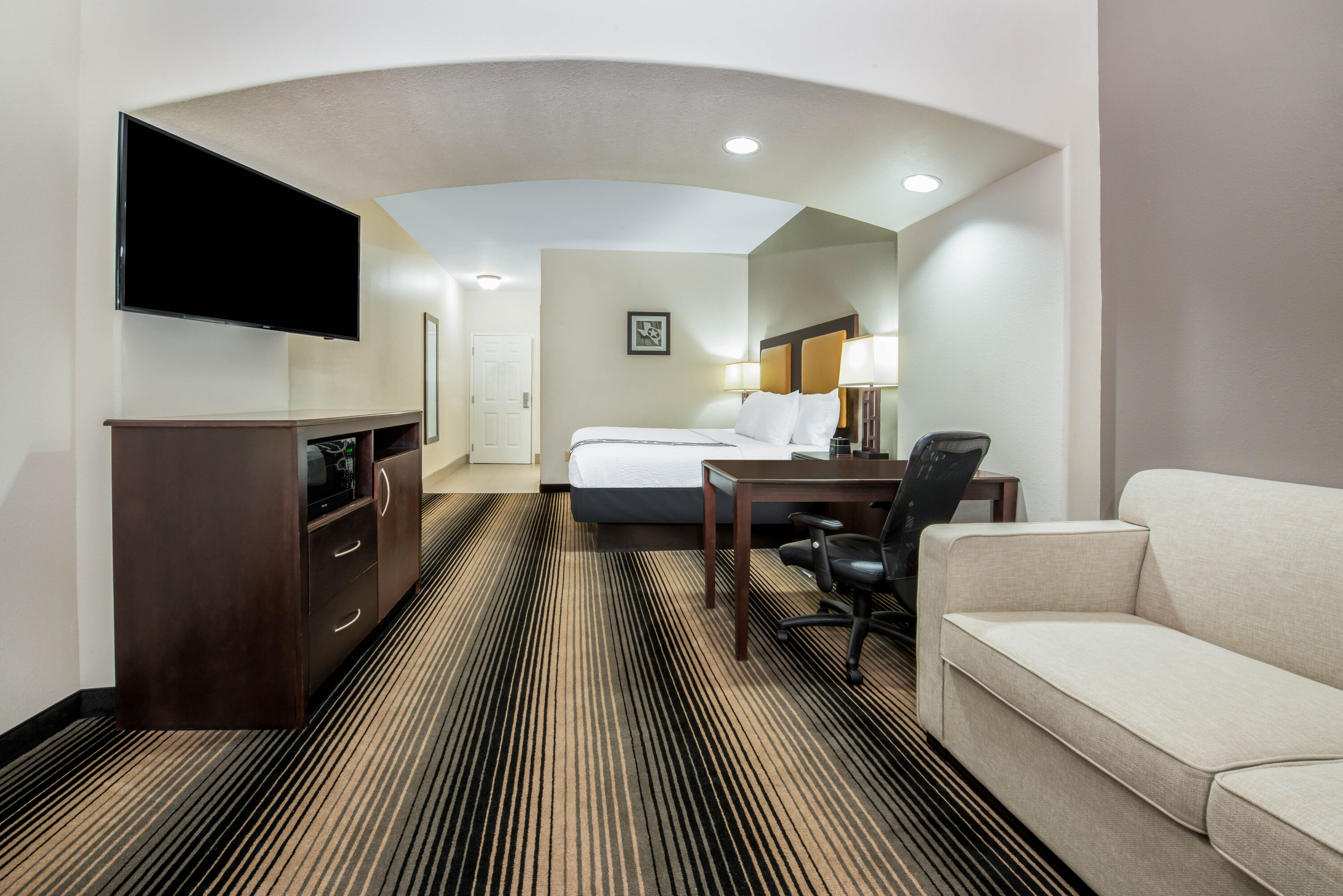 La Quinta Inn & Suites by Wyndham Orange suite in Orange, Texas