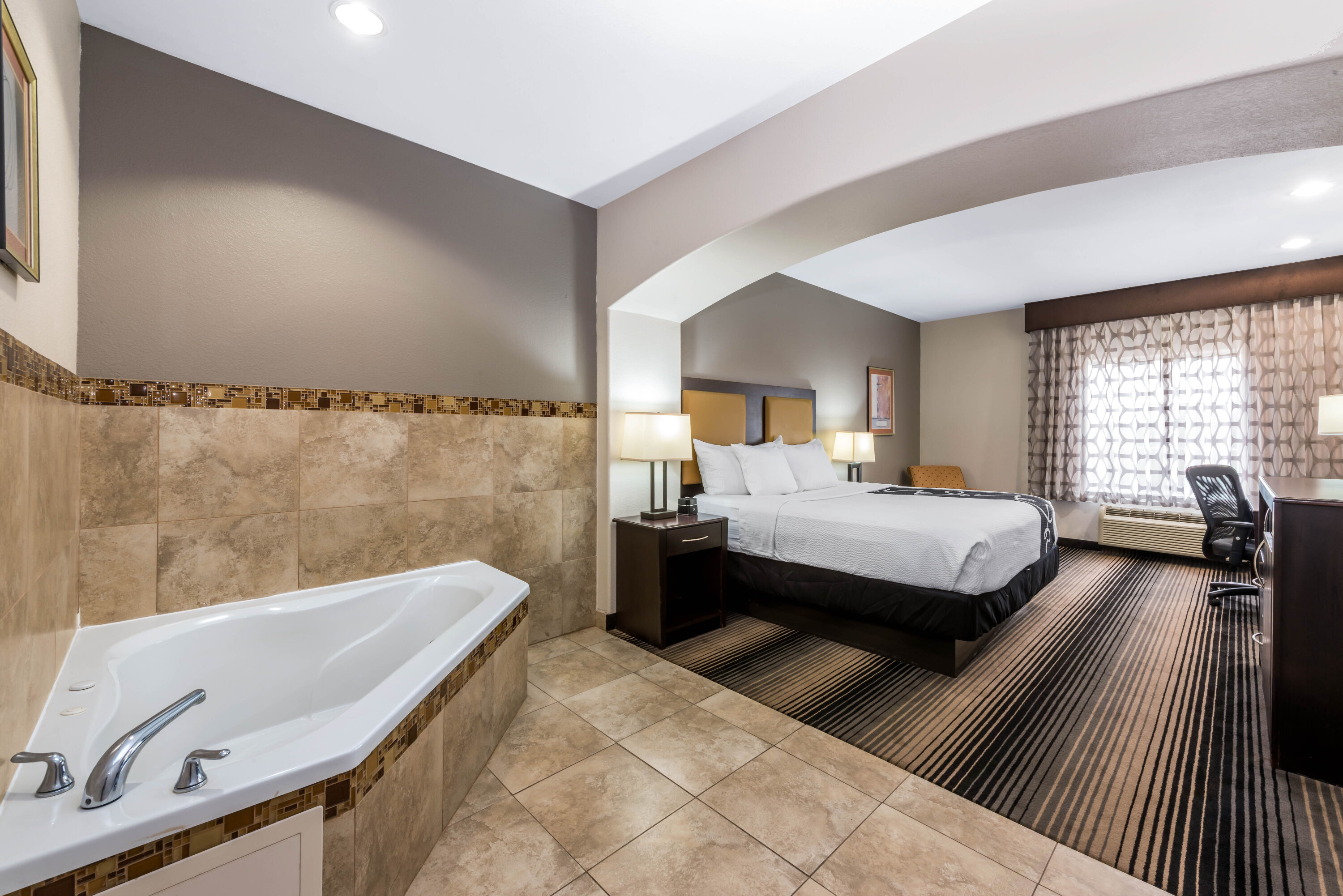 La Quinta Inn & Suites by Wyndham Orange suite in Orange, Texas