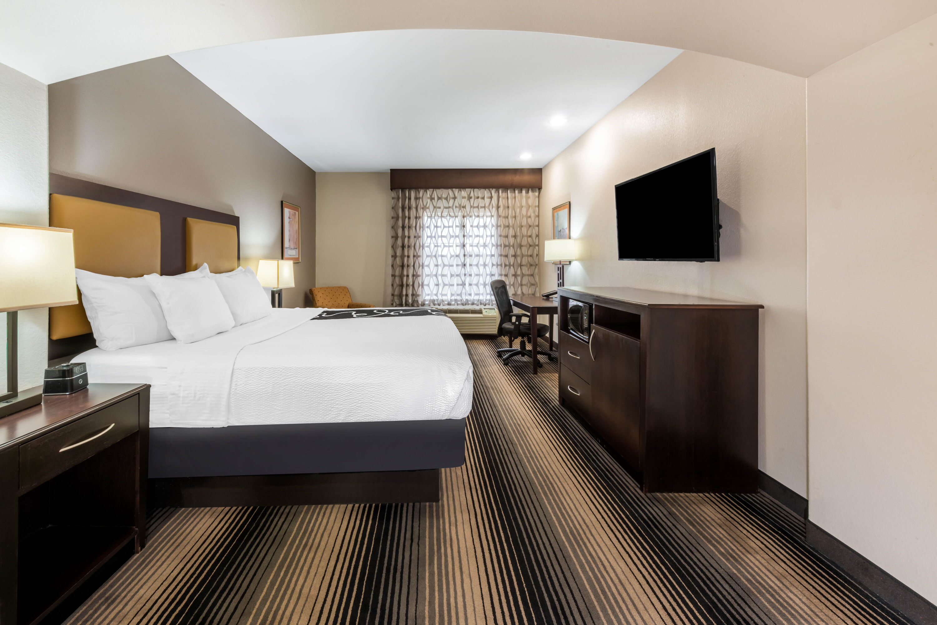 La Quinta Inn & Suites by Wyndham Orange suite in Orange, Texas