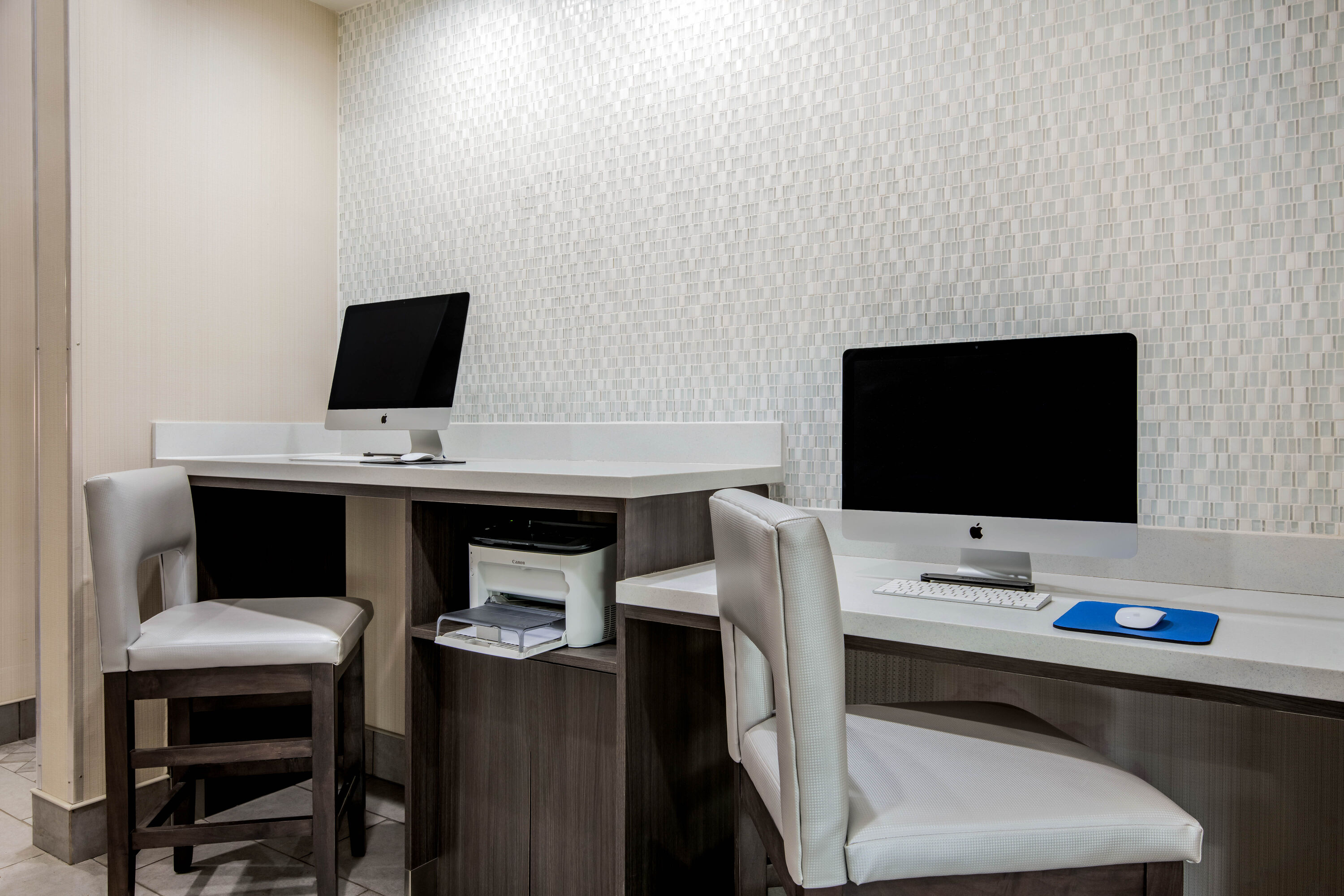 La Quinta Inn & Suites by Wyndham Pampa business center in Pampa, Texas