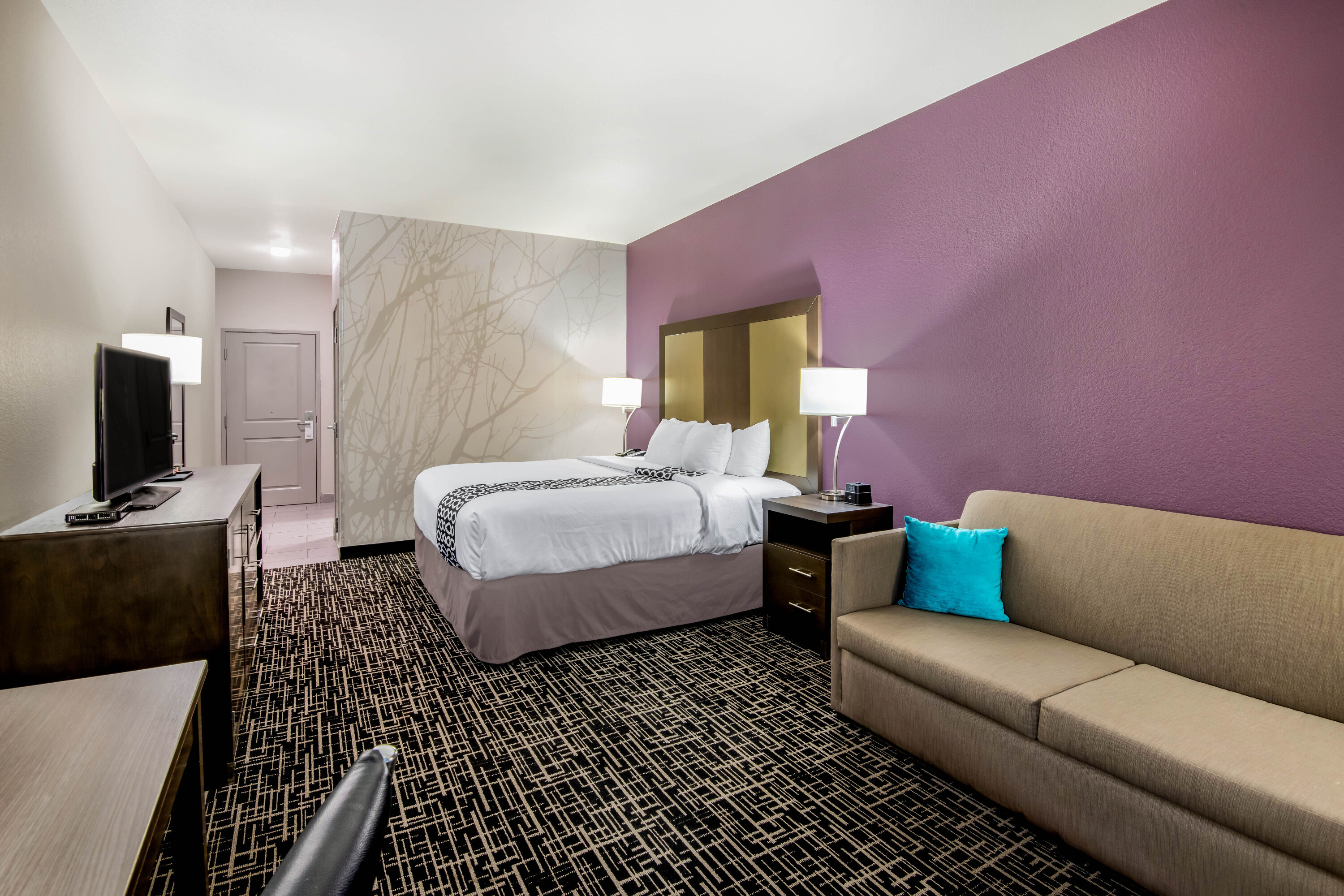 Guest room at the La Quinta Inn & Suites by Wyndham Pampa in Pampa, Texas