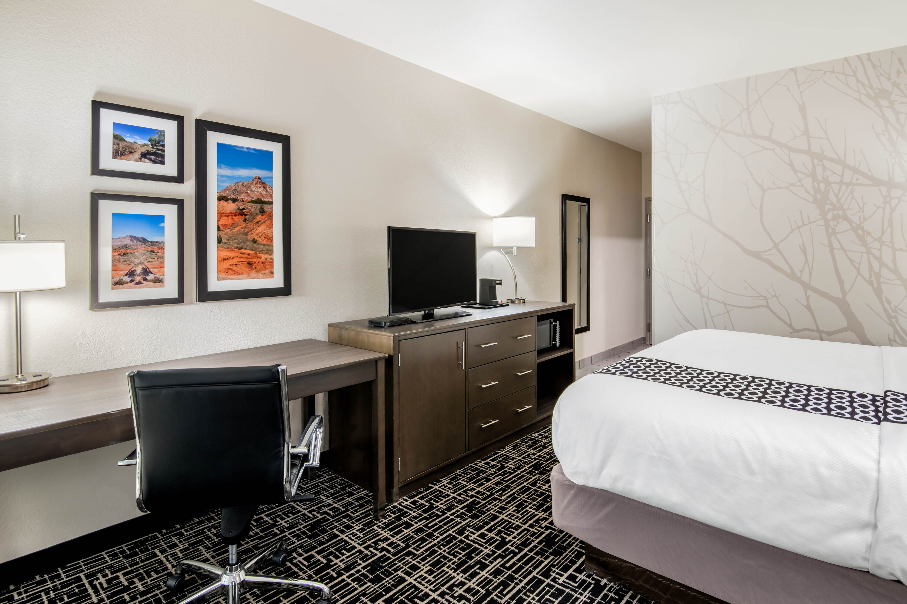 Guest room at the La Quinta Inn & Suites by Wyndham Pampa in Pampa, Texas