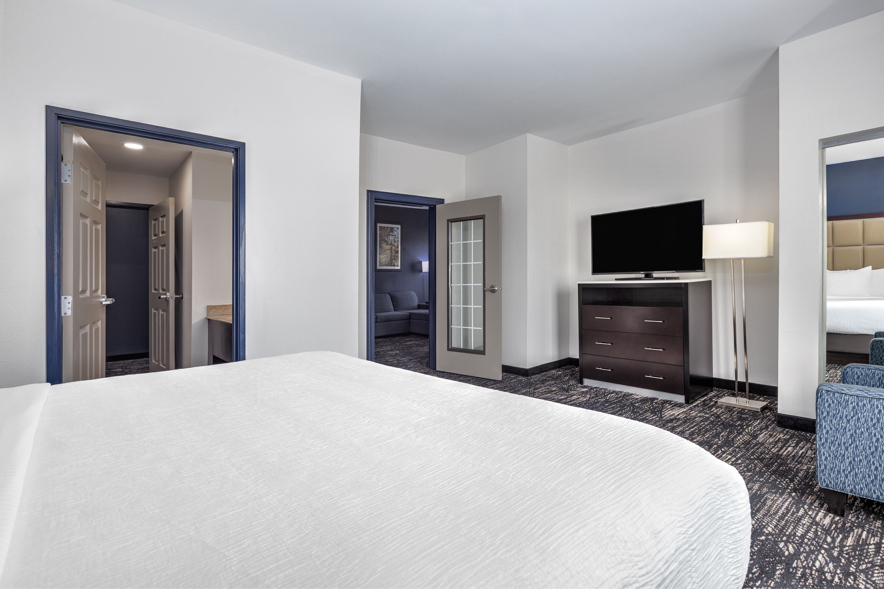 La Quinta Inn & Suites by Wyndham Paris suite in Paris, Texas