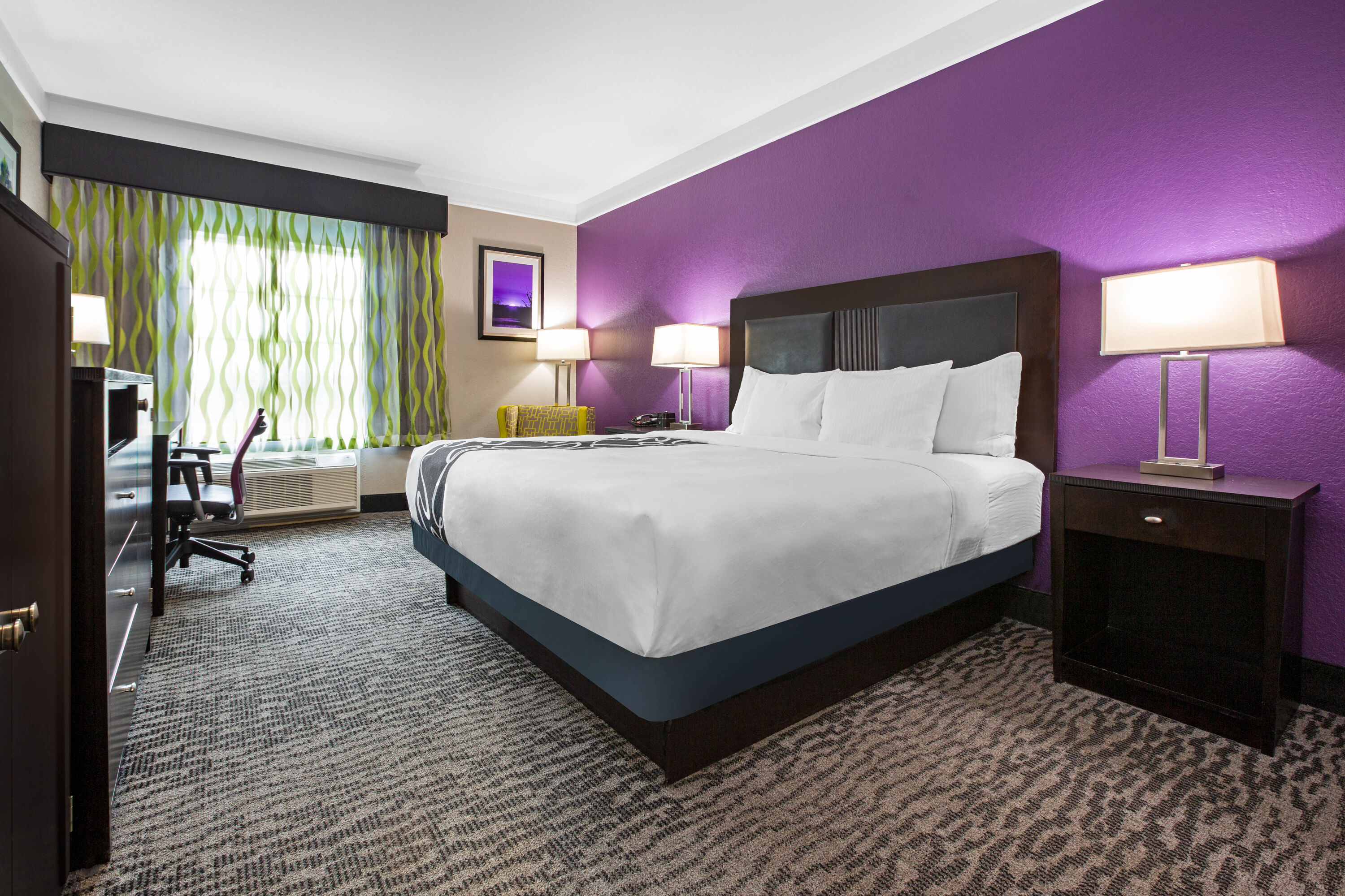 Guest room at the La Quinta Inn & Suites by Wyndham Pearland - Houston South in Pearland, Texas