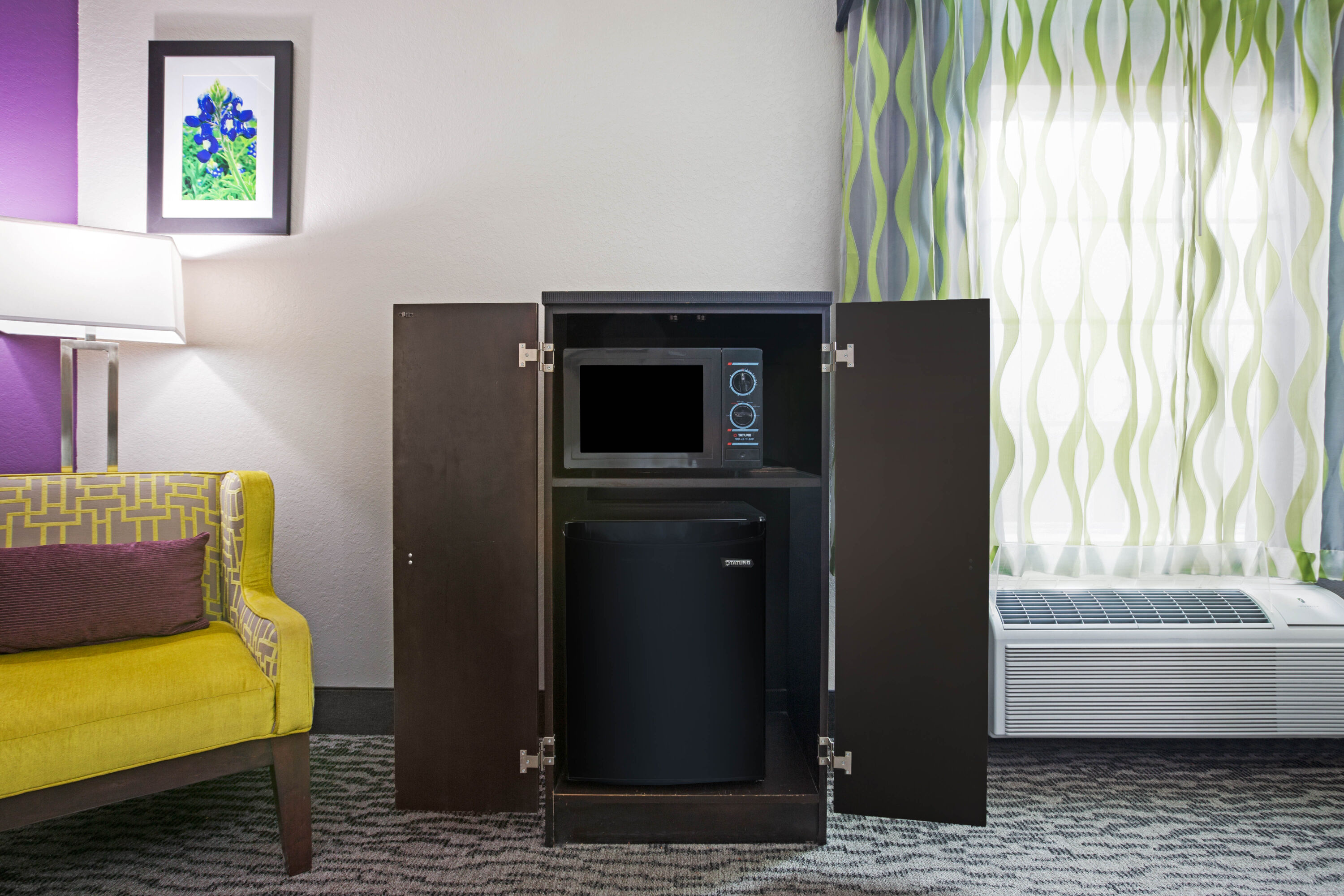 Guest room feature at the La Quinta Inn & Suites by Wyndham Pearland - Houston South in Pearland, Texas