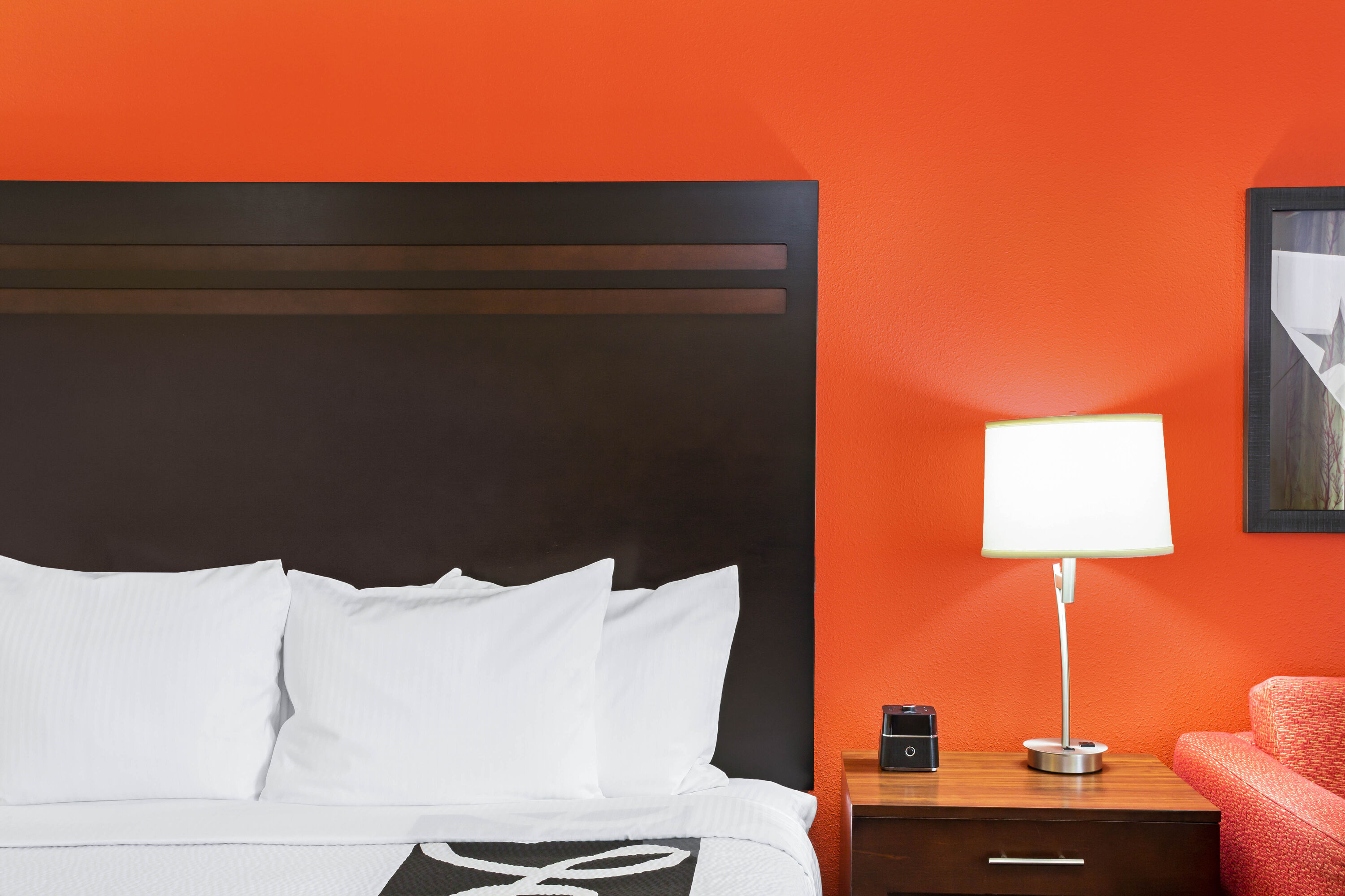 Guest room feature at the La Quinta Inn & Suites by Wyndham Pecos in Pecos, Texas