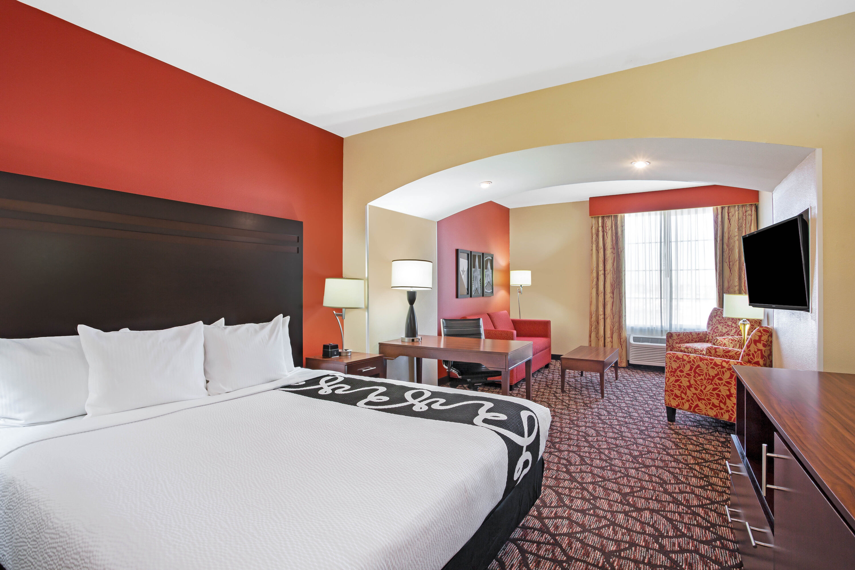 La Quinta Inn & Suites by Wyndham Pecos suite in Pecos, Texas