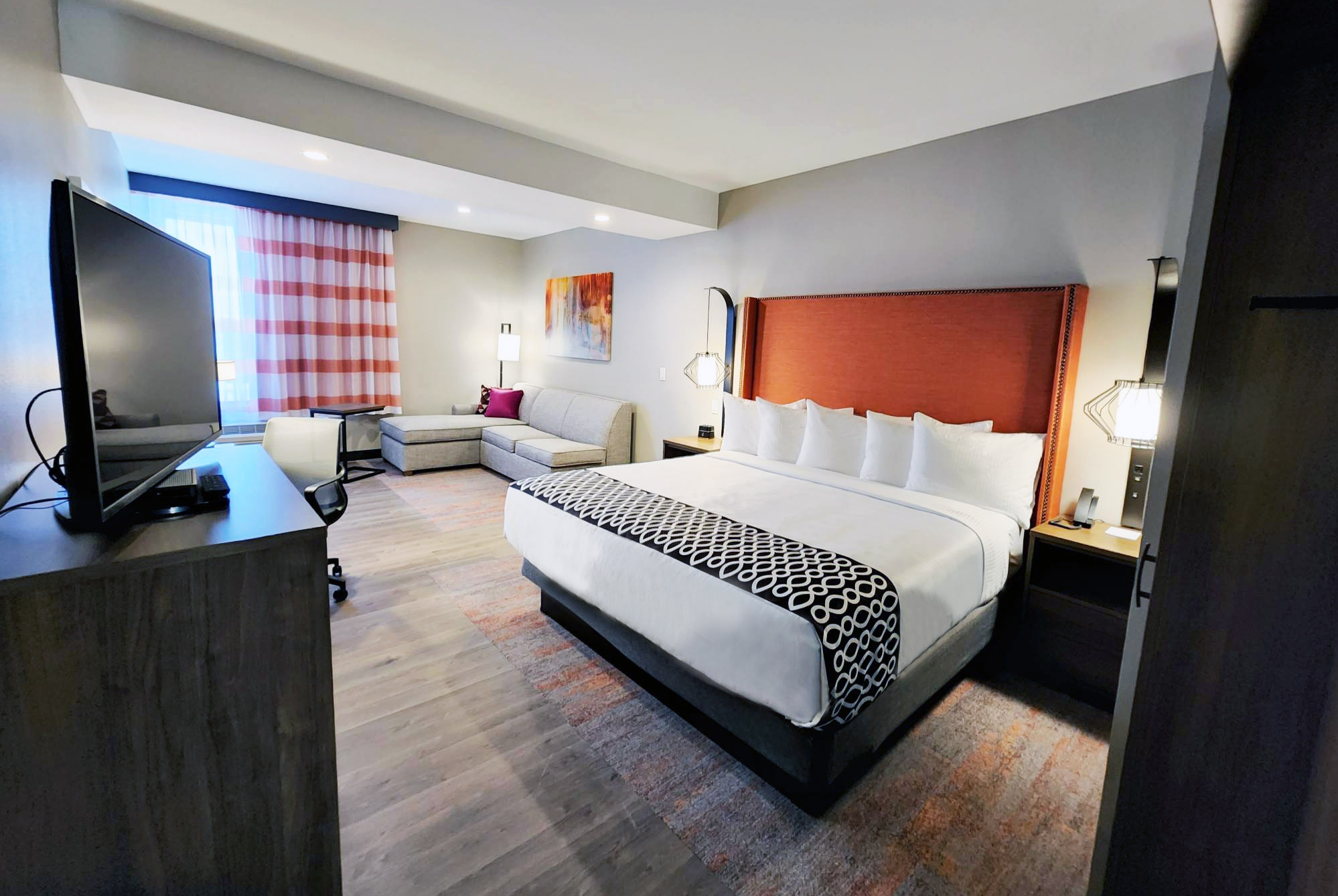 Guest room at the La Quinta Inn & Suites by Wyndham Pflugerville in Pflugerville, Texas