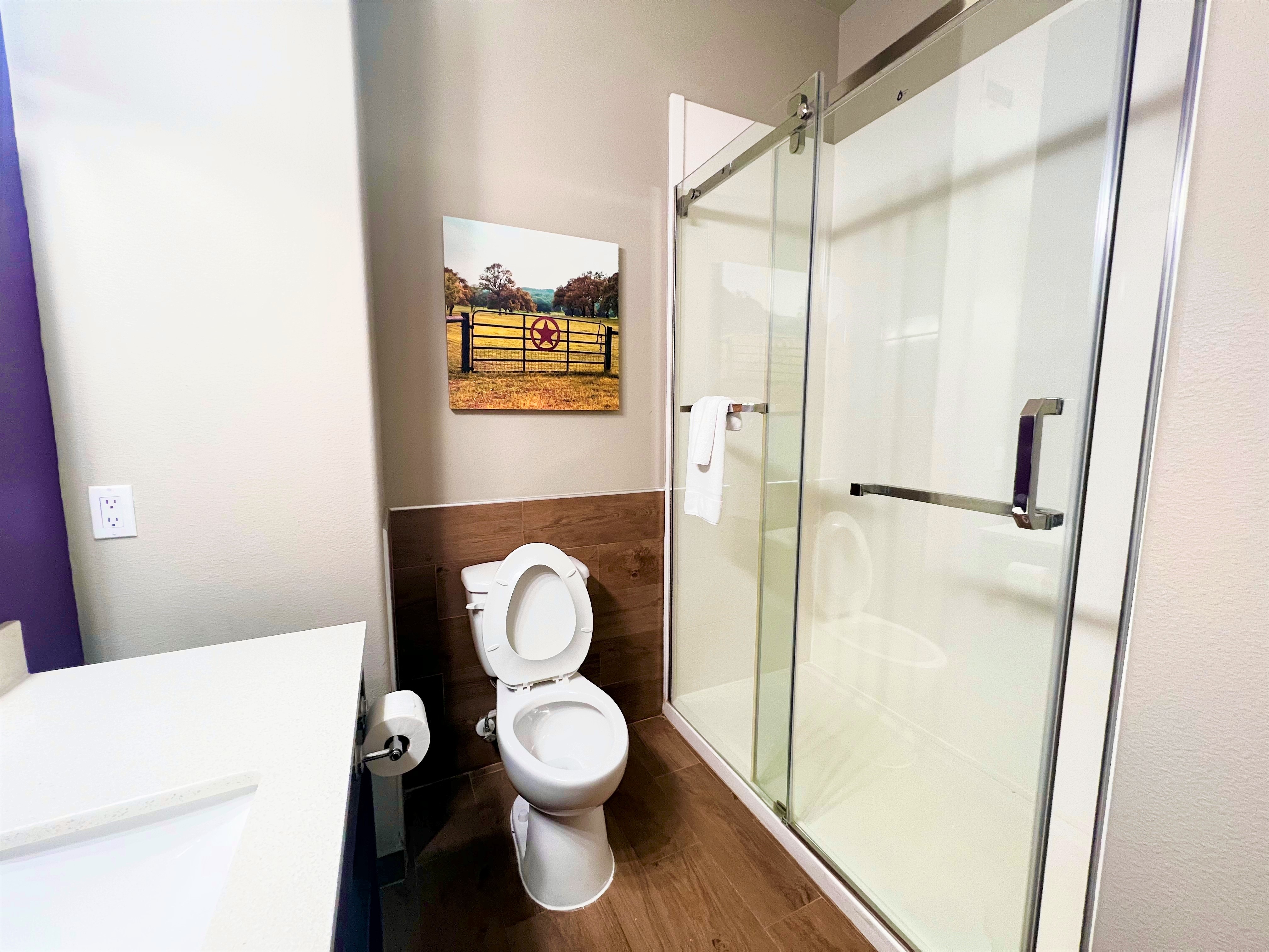 Guest room bath at the La Quinta Inn & Suites by Wyndham Pharr North McAllen in Pharr, Texas