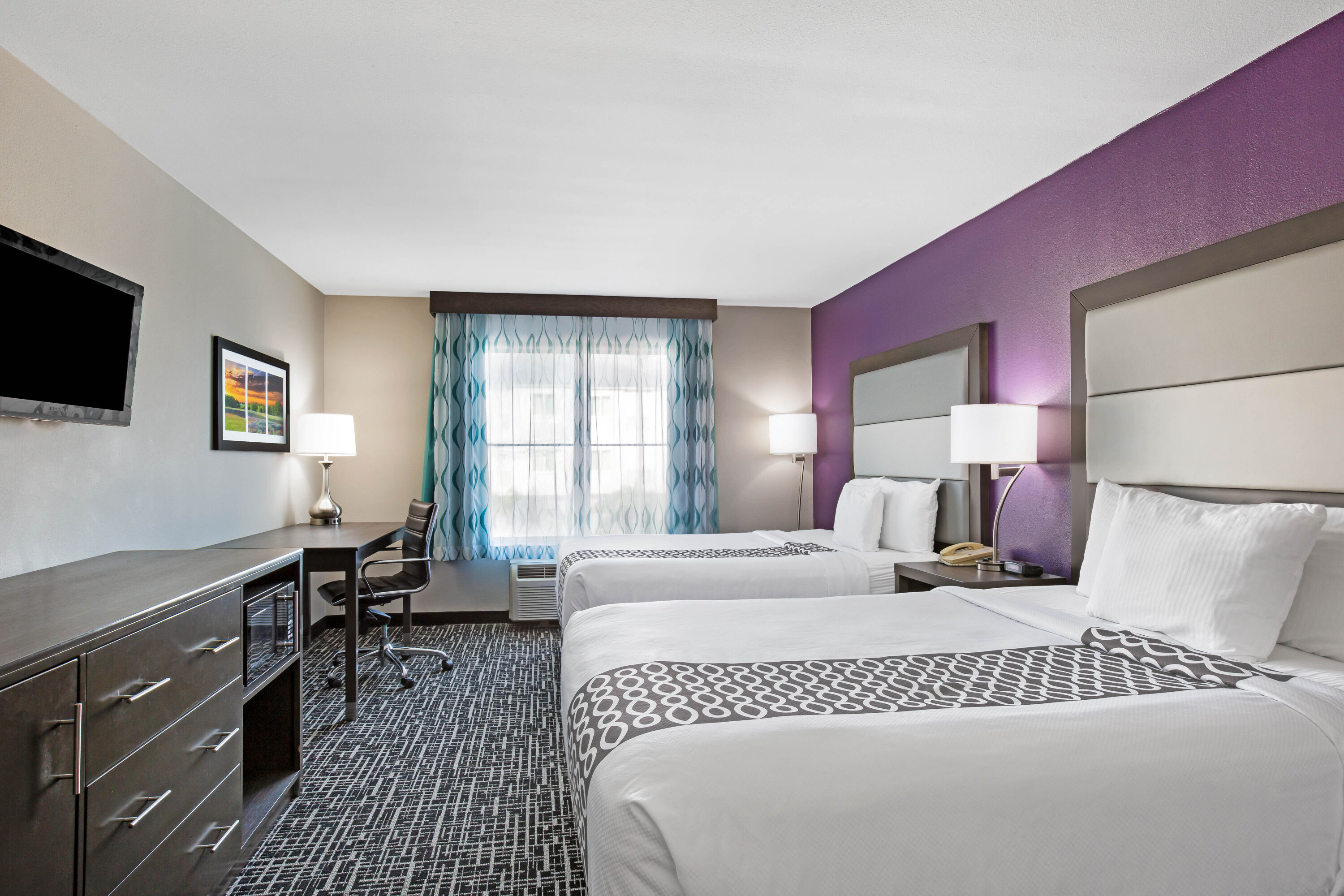 La Quinta Inn & Suites by Wyndham Pharr North McAllen suite in Pharr, Texas
