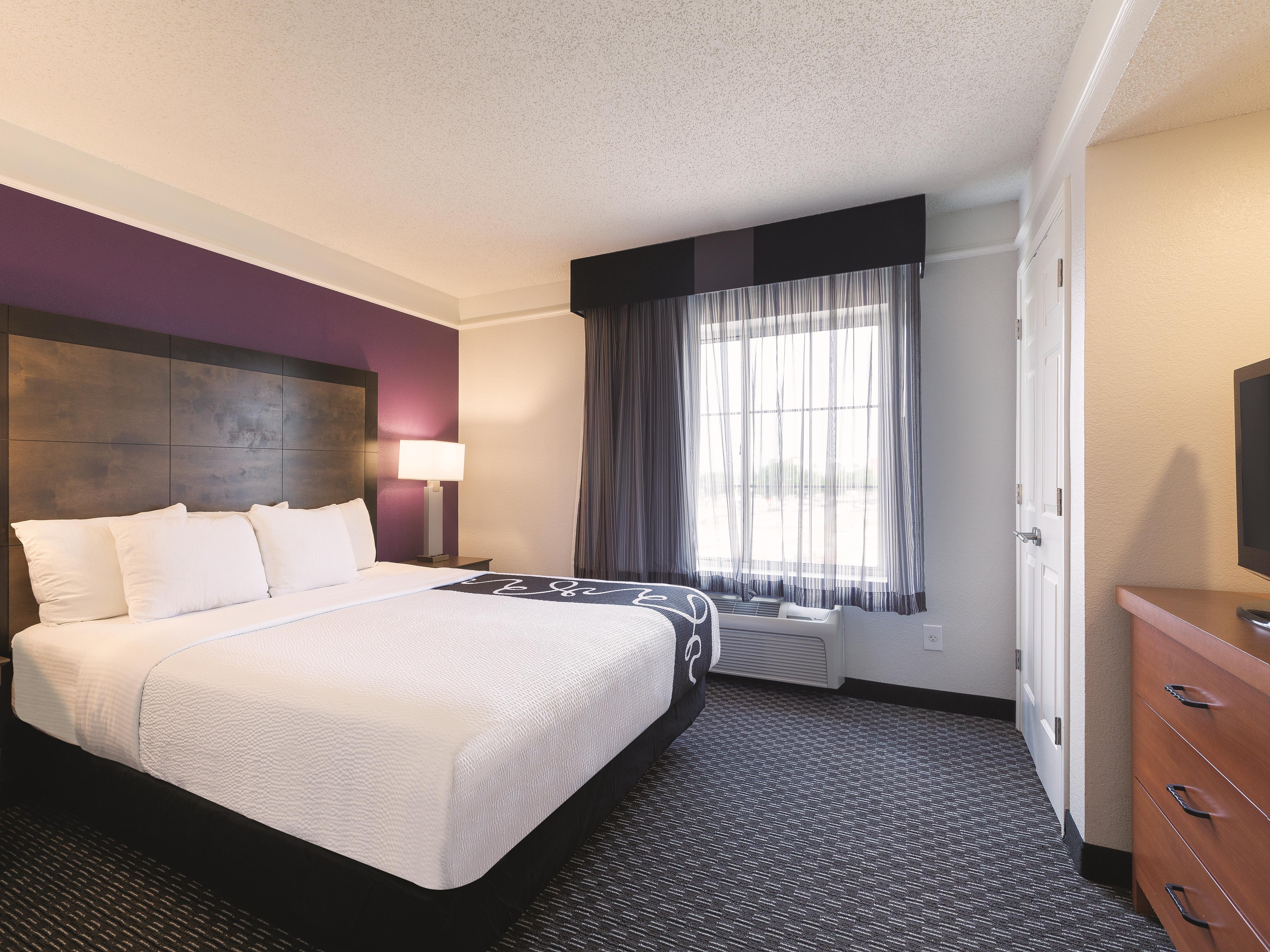 La Quinta Inn & Suites by Wyndham Dallas Plano West suite in Plano, Texas